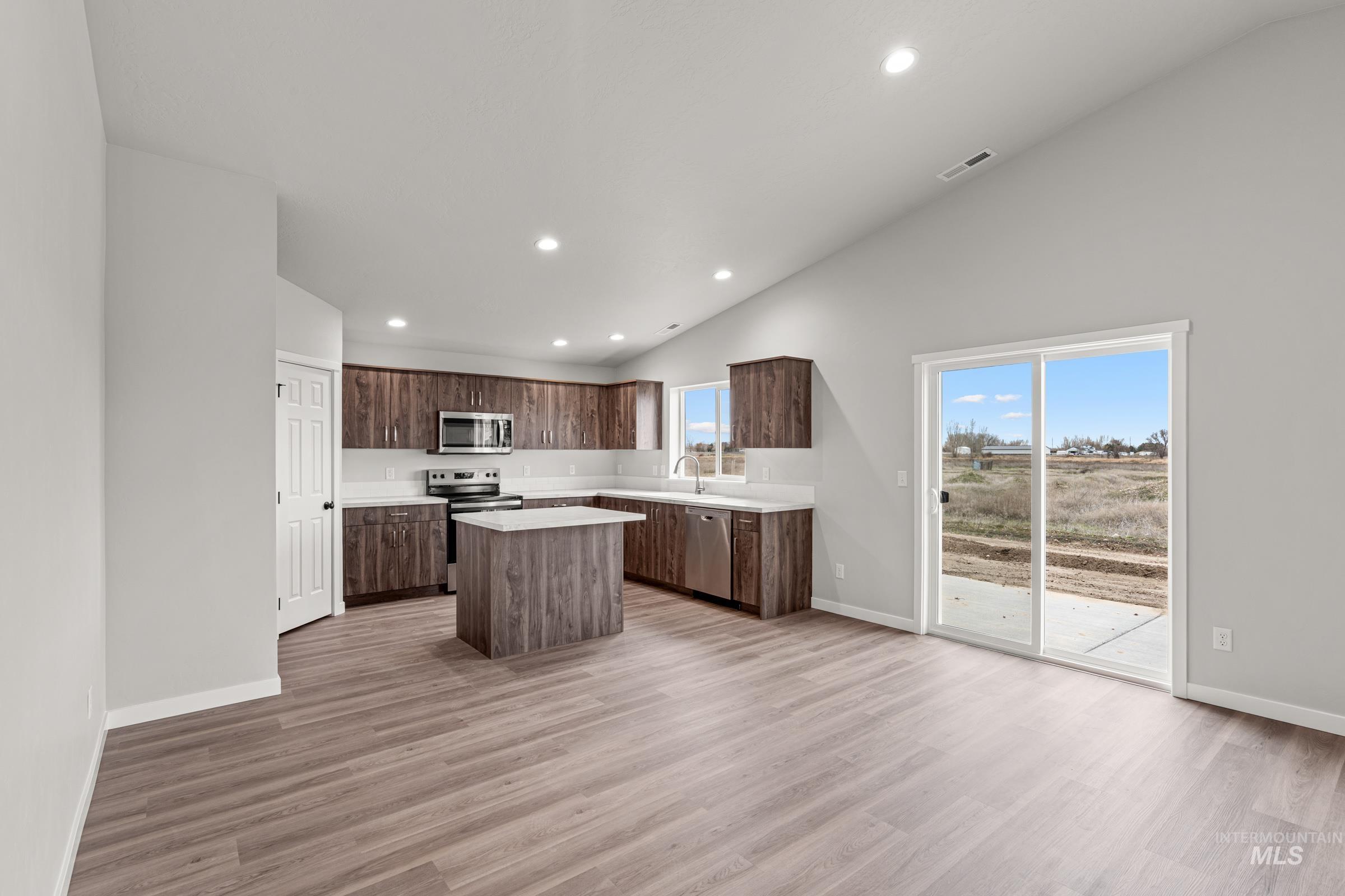 1449 Covington St, Middleton, Idaho 83644, 4 Bedrooms, 2 Bathrooms, Residential For Sale, Price $454,990,MLS 98975501