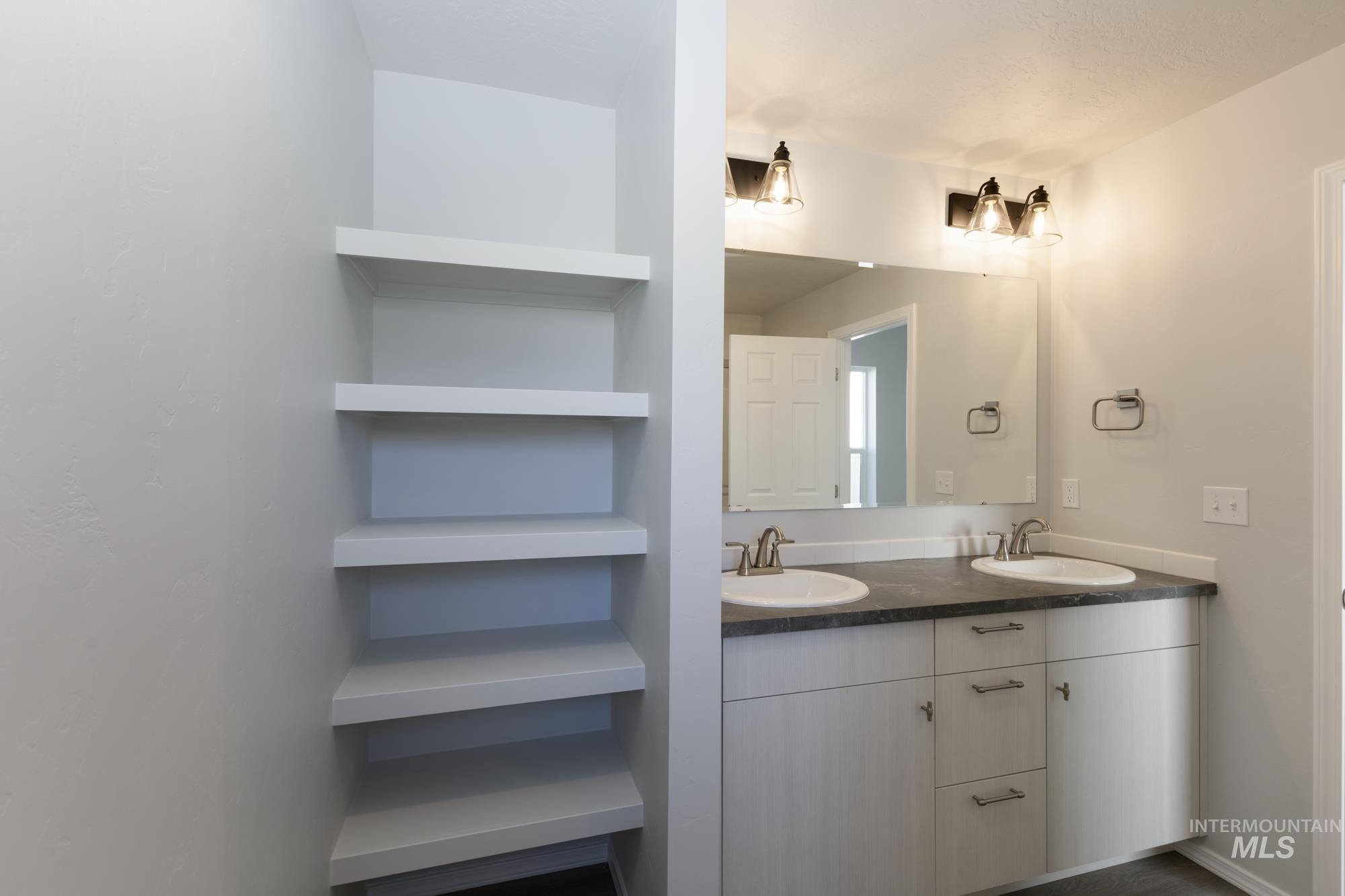 1449 Covington St, Middleton, Idaho 83644, 4 Bedrooms, 2 Bathrooms, Residential For Sale, Price $454,990, 98975501