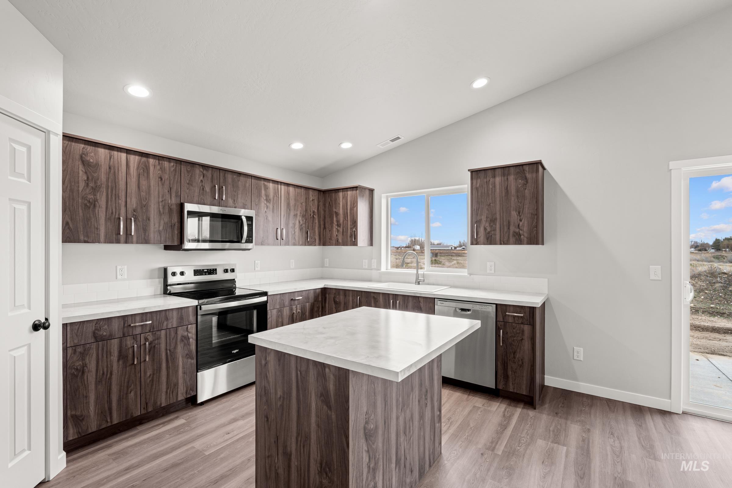 1449 Covington St, Middleton, Idaho 83644, 4 Bedrooms, 2 Bathrooms, Residential For Sale, Price $454,990,MLS 98975501