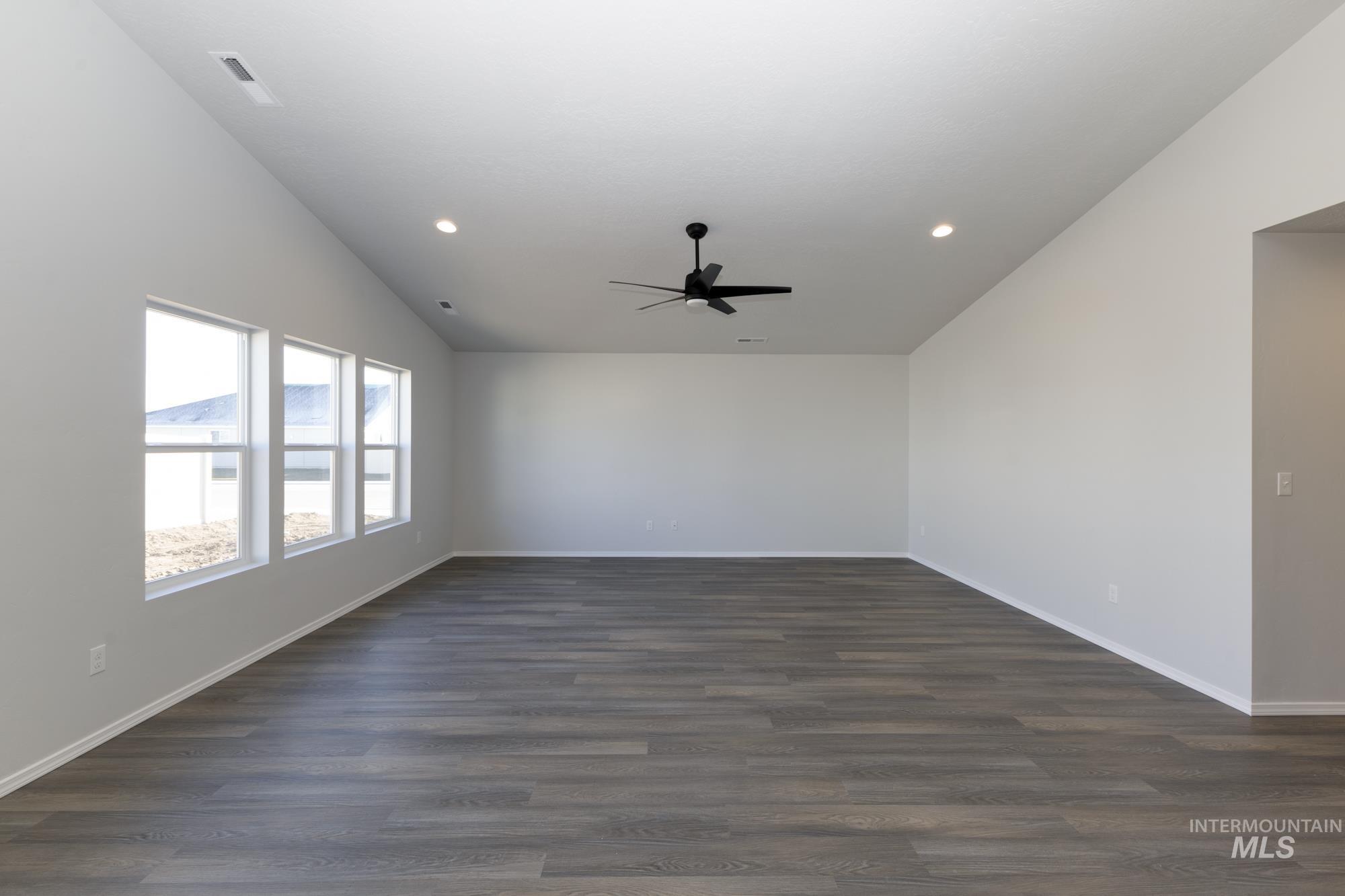 1449 Covington St, Middleton, Idaho 83644, 4 Bedrooms, 2 Bathrooms, Residential For Sale, Price $454,990, 98975501