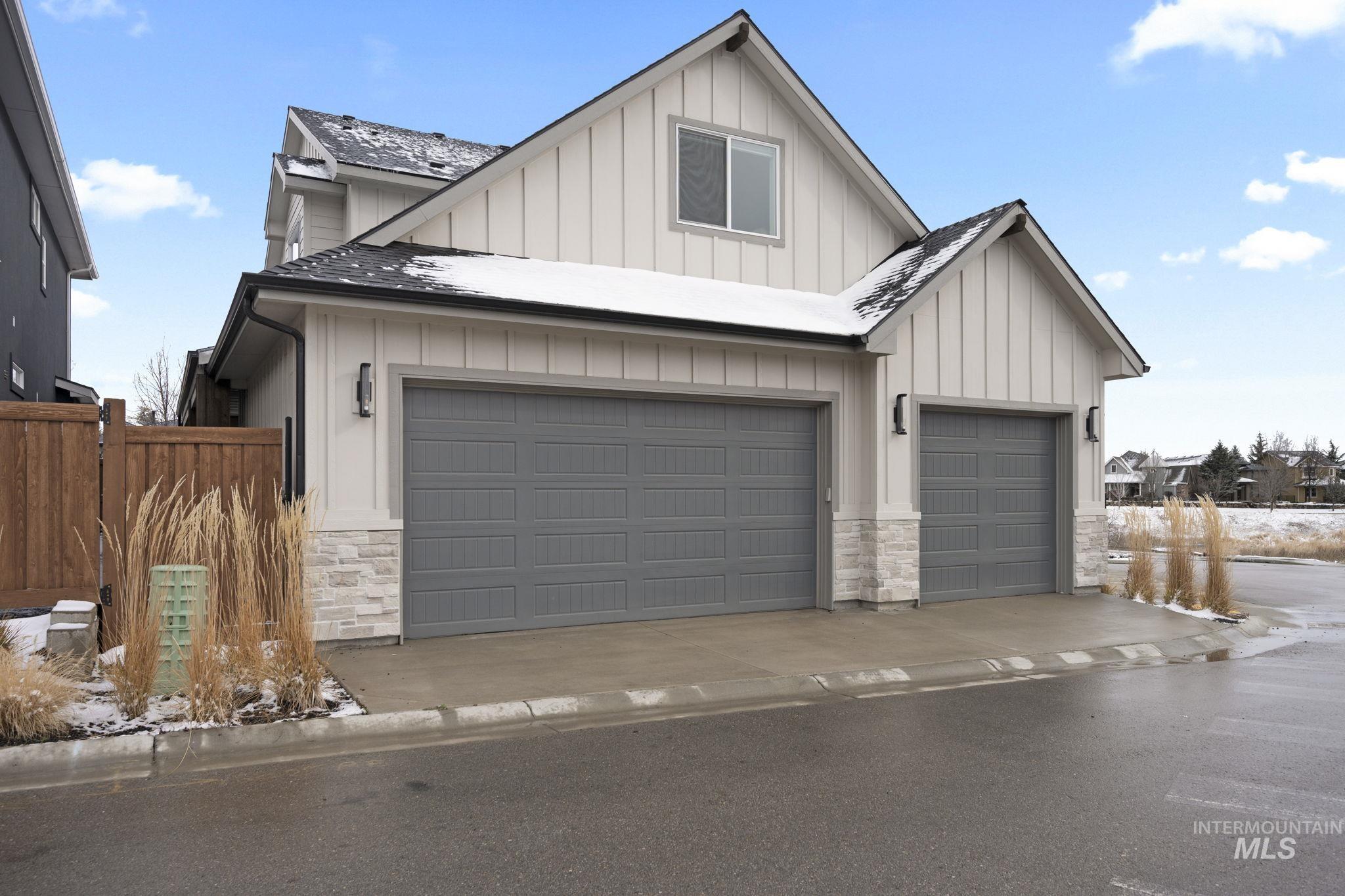 2569 S New Haven Ln, Boise, Idaho 83716, 3 Bedrooms, 2.5 Bathrooms, Residential For Sale, Price $787,700,MLS 98975502