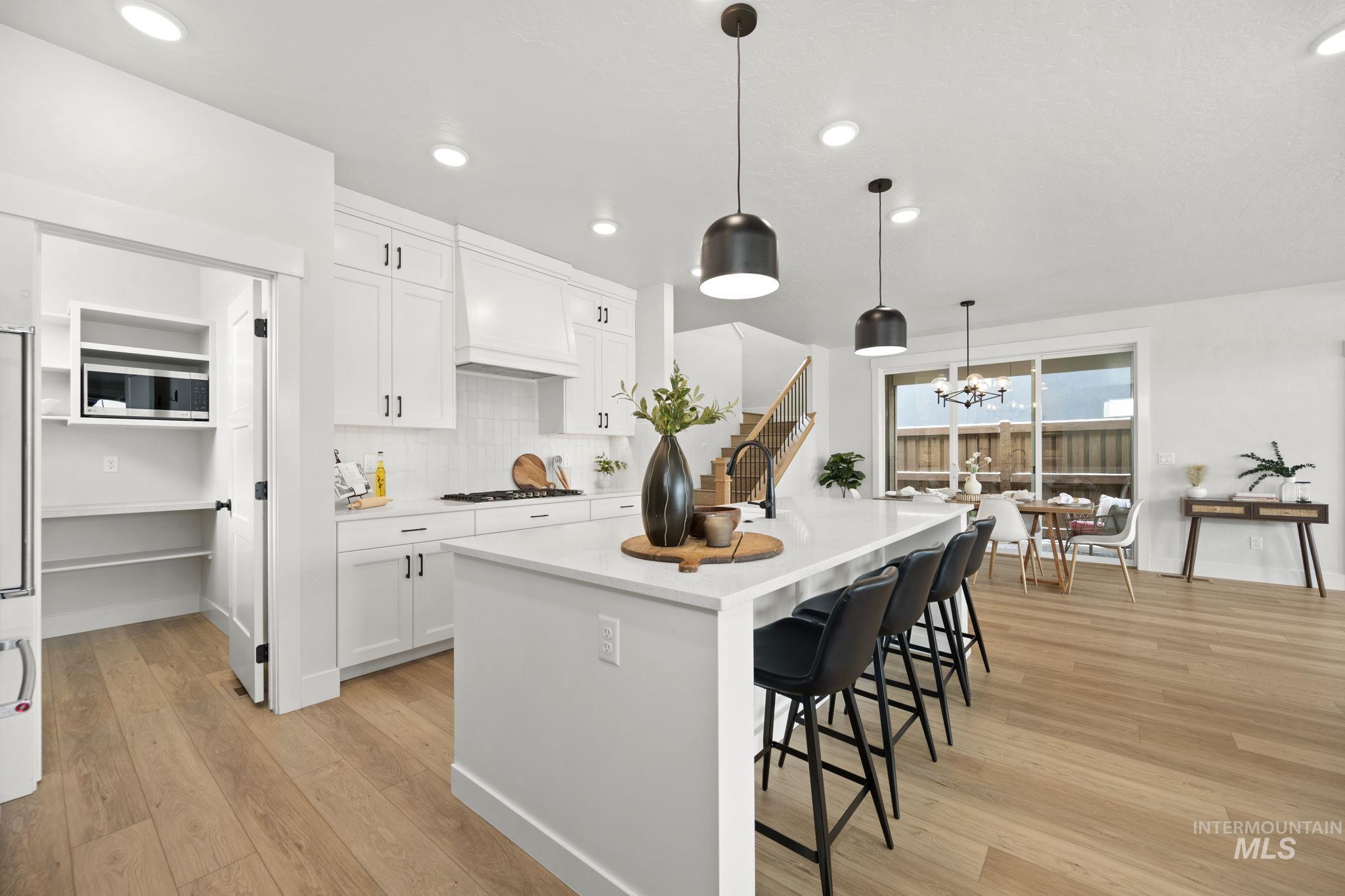 2569 S New Haven Ln, Boise, Idaho 83716, 3 Bedrooms, 2.5 Bathrooms, Residential For Sale, Price $787,700,MLS 98975502