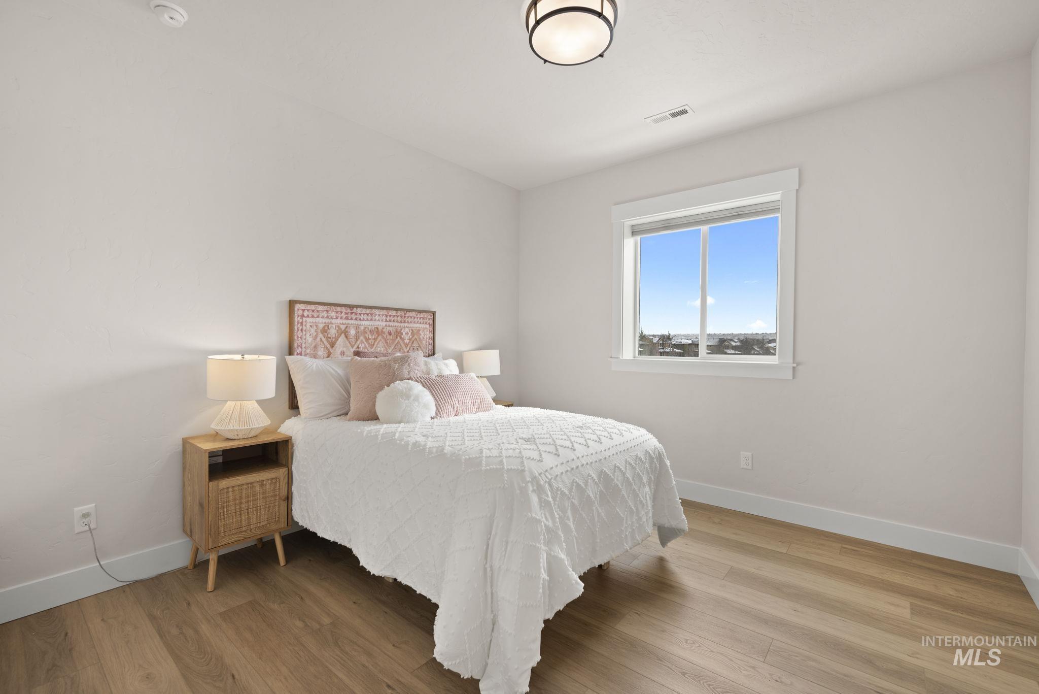 2569 S New Haven Ln, Boise, Idaho 83716, 3 Bedrooms, 2.5 Bathrooms, Residential For Sale, Price $787,700,MLS 98975502