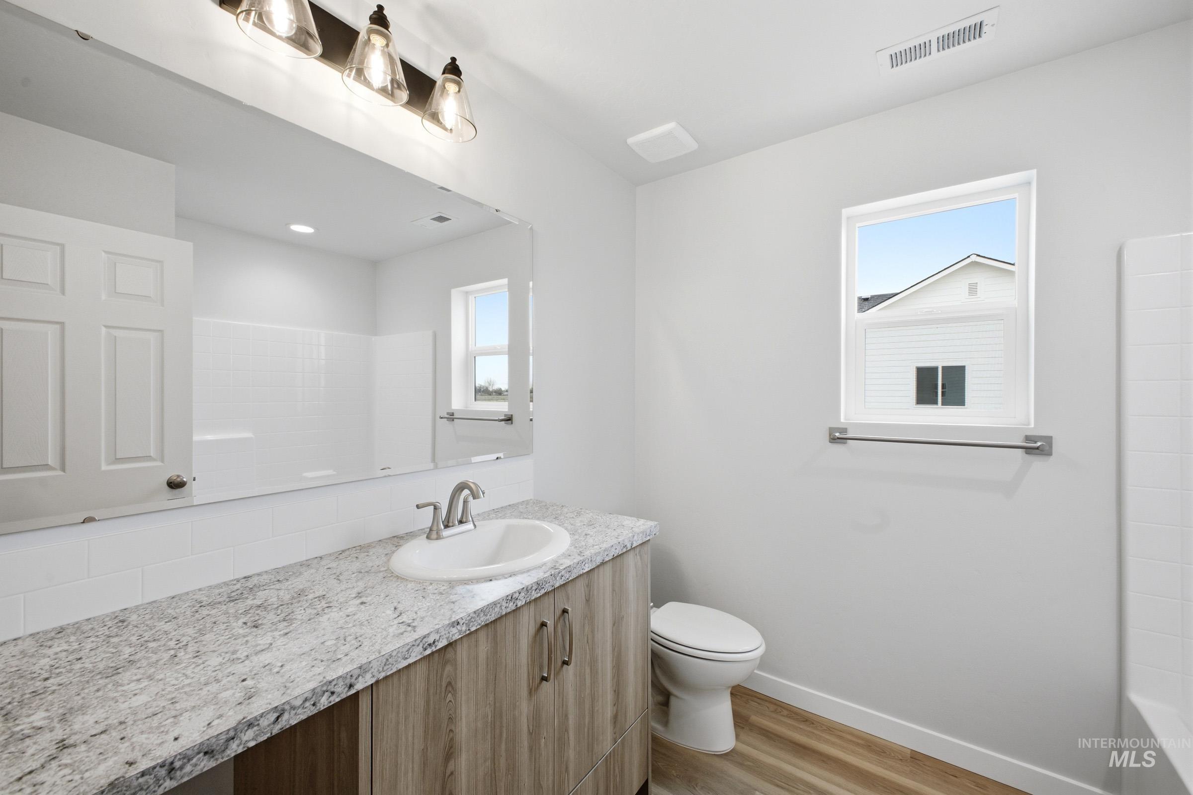 1557 Covington St, Middleton, Idaho 83644, 5 Bedrooms, 2.5 Bathrooms, Residential For Sale, Price $550,990,MLS 98975504