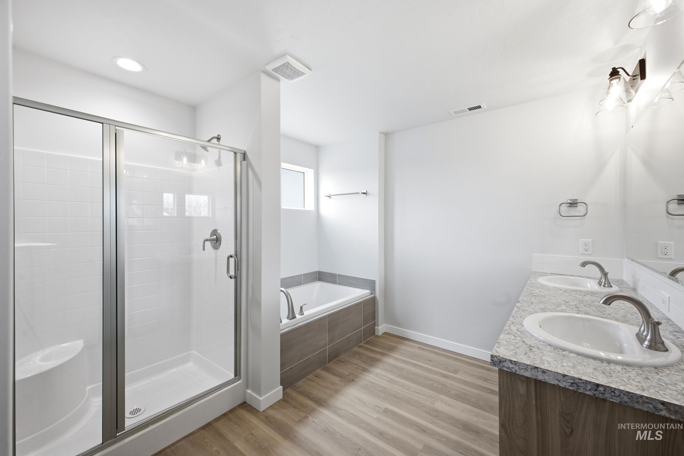 1557 Covington St, Middleton, Idaho 83644, 5 Bedrooms, 2.5 Bathrooms, Residential For Sale, Price $550,990,MLS 98975504