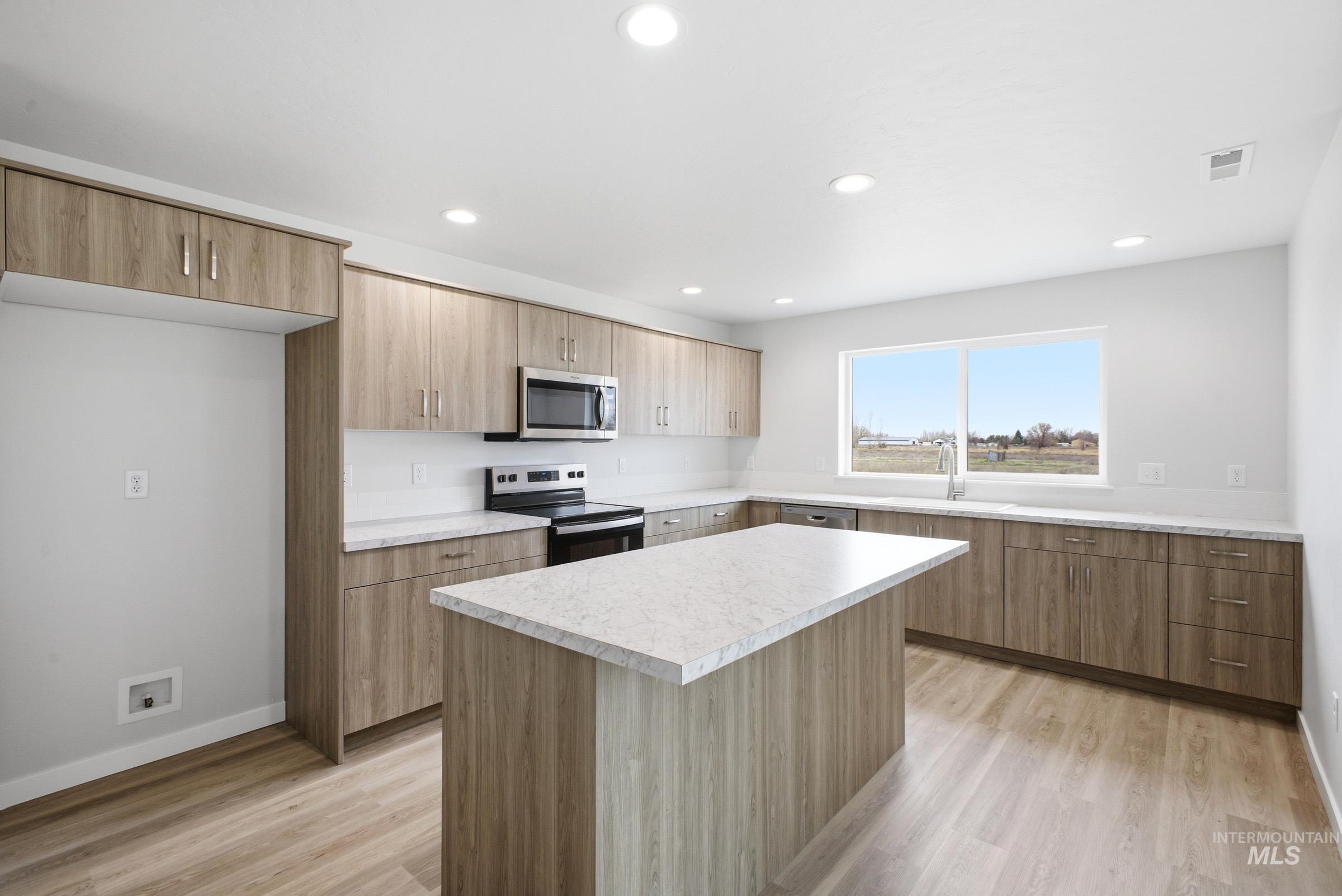 1557 Covington St, Middleton, Idaho 83644, 5 Bedrooms, 2.5 Bathrooms, Residential For Sale, Price $550,990,MLS 98975504