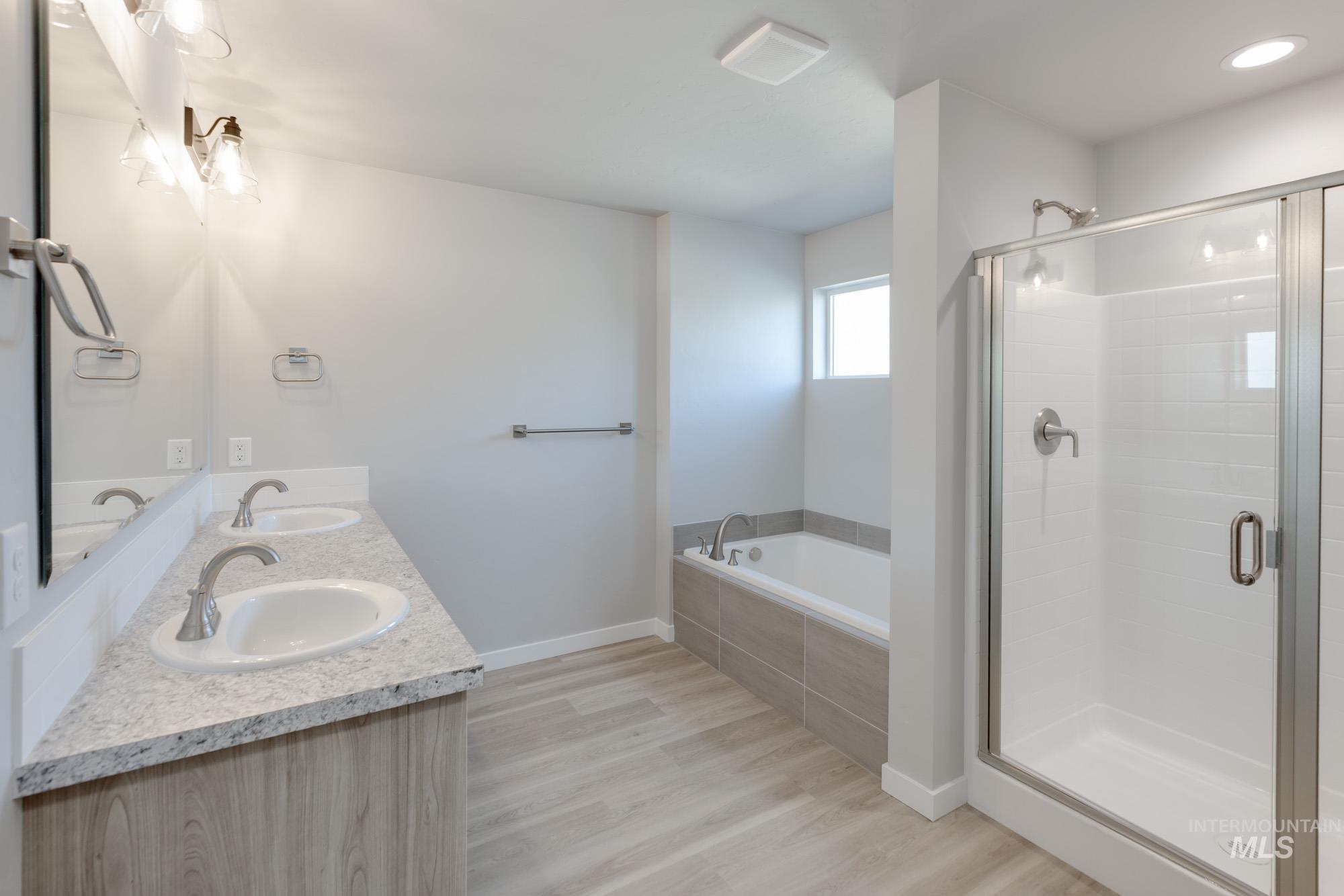 1557 Covington St, Middleton, Idaho 83644, 4 Bedrooms, 2.5 Bathrooms, Residential For Sale, Price $550,990,MLS 98975504