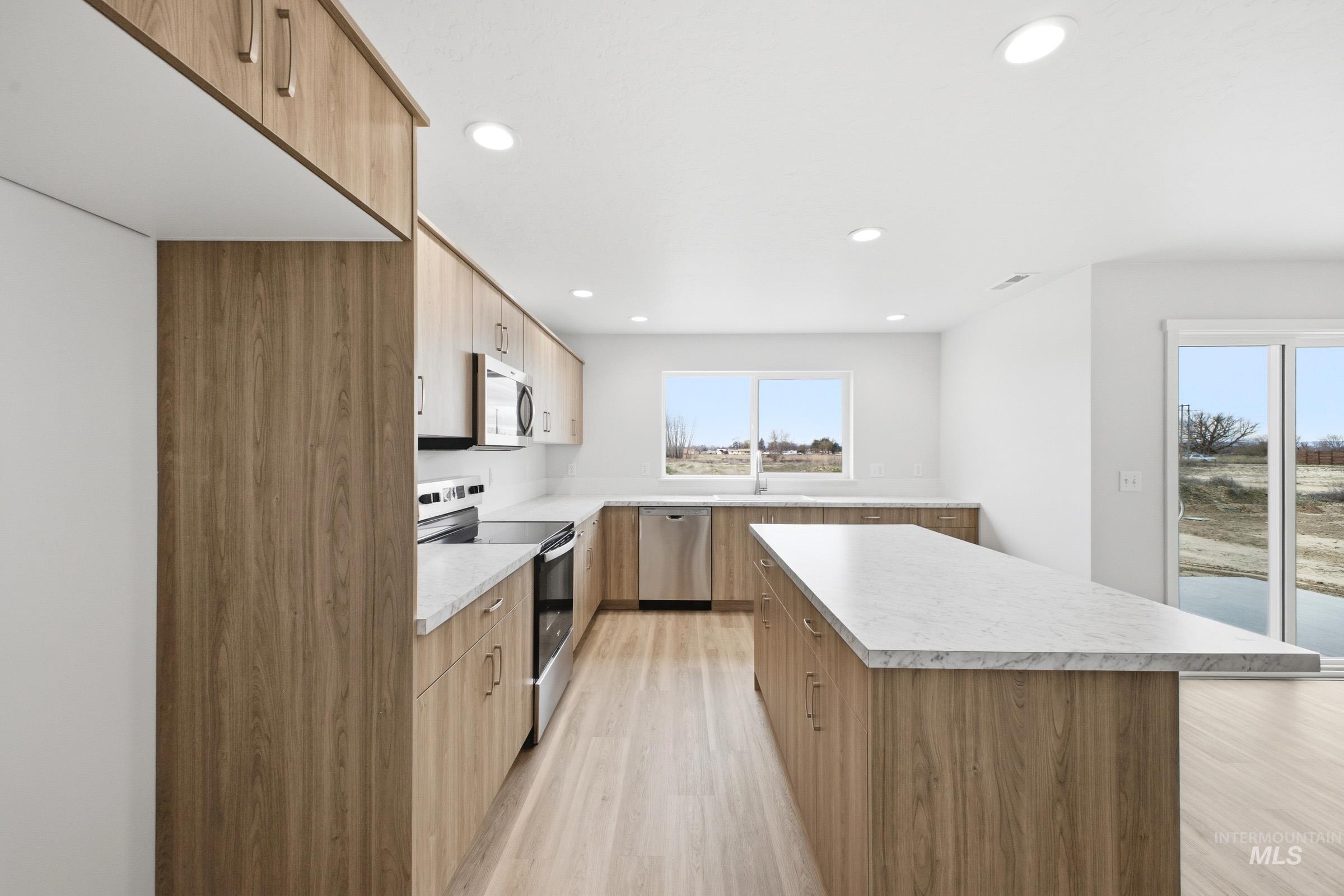 1557 Covington St, Middleton, Idaho 83644, 5 Bedrooms, 2.5 Bathrooms, Residential For Sale, Price $550,990,MLS 98975504