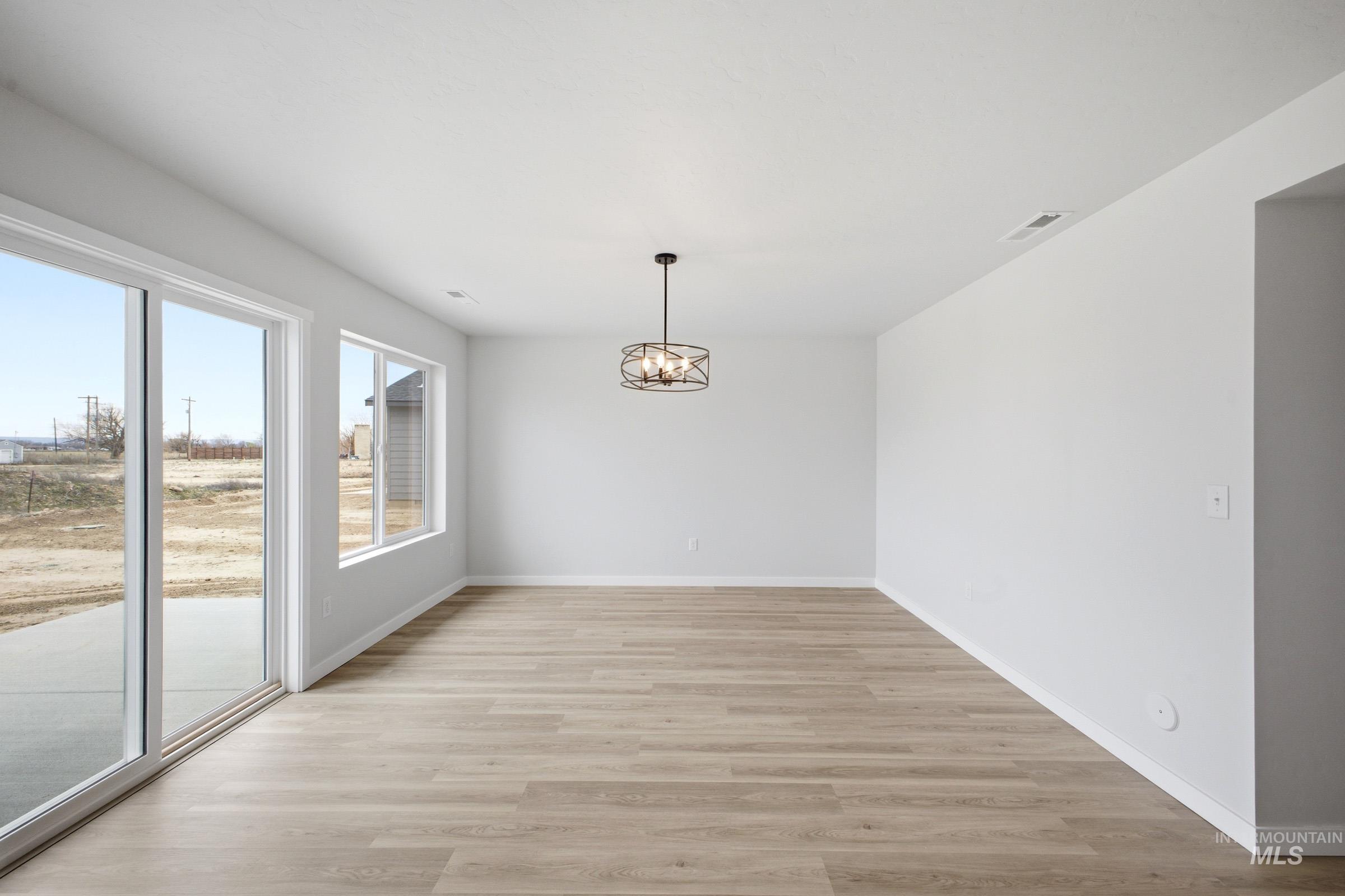 1557 Covington St, Middleton, Idaho 83644, 5 Bedrooms, 2.5 Bathrooms, Residential For Sale, Price $550,990,MLS 98975504