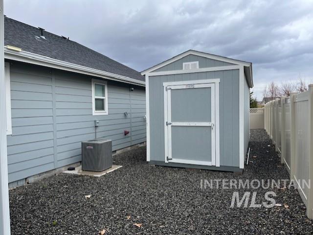 2630 E Night Rider Dr, Kuna, Idaho 83634, 3 Bedrooms, 2 Bathrooms, Residential For Sale, Price $445,000, 98975505