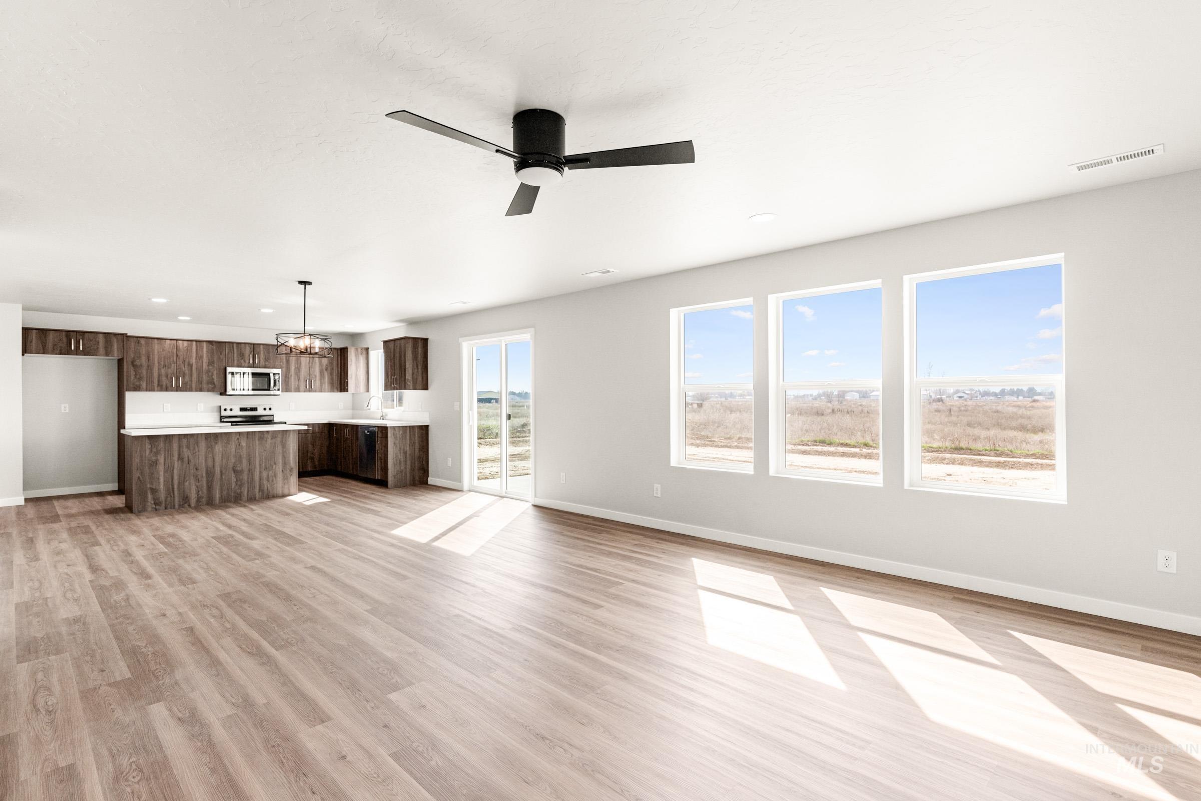 1613 Covington St, Middleton, Idaho 83644, 5 Bedrooms, 3 Bathrooms, Residential For Sale, Price $540,990,MLS 98975506