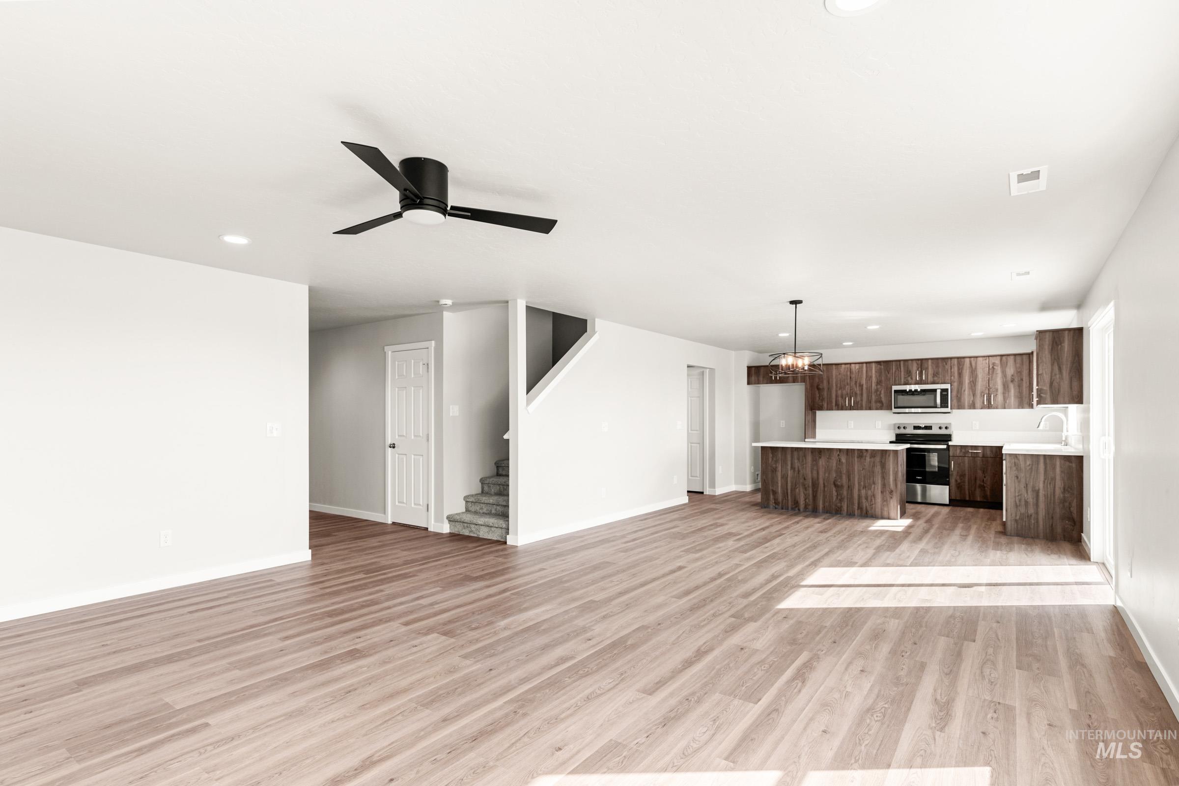 1613 Covington St, Middleton, Idaho 83644, 5 Bedrooms, 3 Bathrooms, Residential For Sale, Price $540,990,MLS 98975506