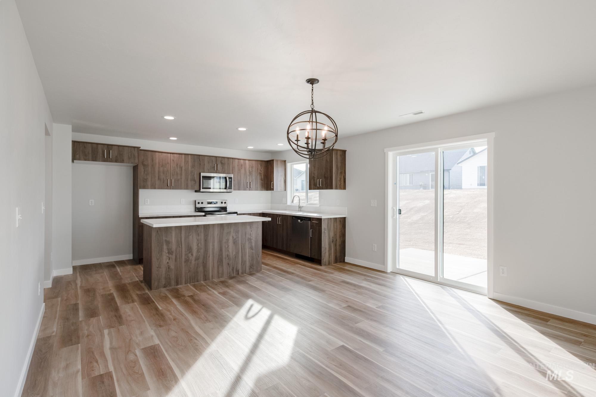 1613 Covington St, Middleton, Idaho 83644, 5 Bedrooms, 3 Bathrooms, Residential For Sale, Price $540,990,MLS 98975506