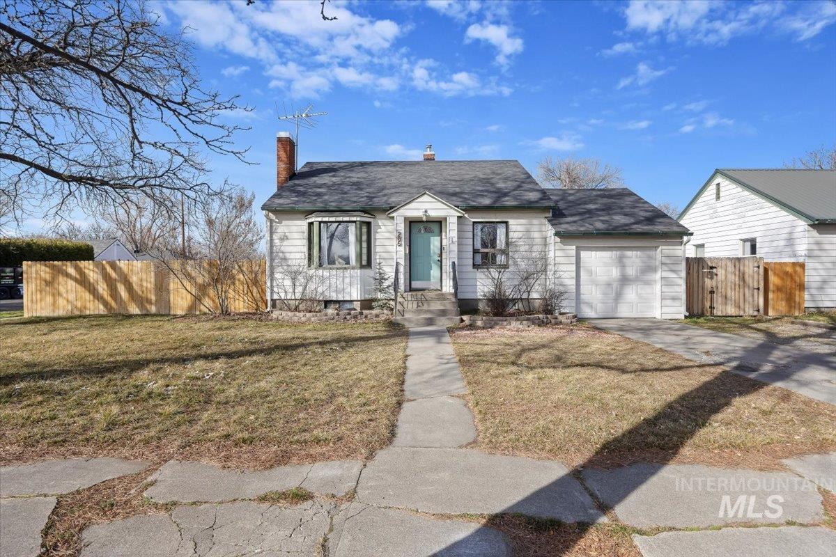 205 Fillmore Street, Twin Falls, Idaho 83301, 3 Bedrooms, 2 Bathrooms, Residential For Sale, Price $339,000, 98975509