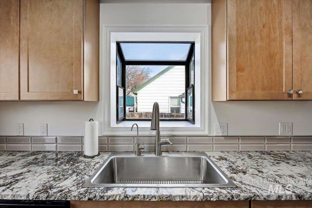 205 Fillmore Street, Twin Falls, Idaho 83301, 3 Bedrooms, 2 Bathrooms, Residential For Sale, Price $339,000, 98975509