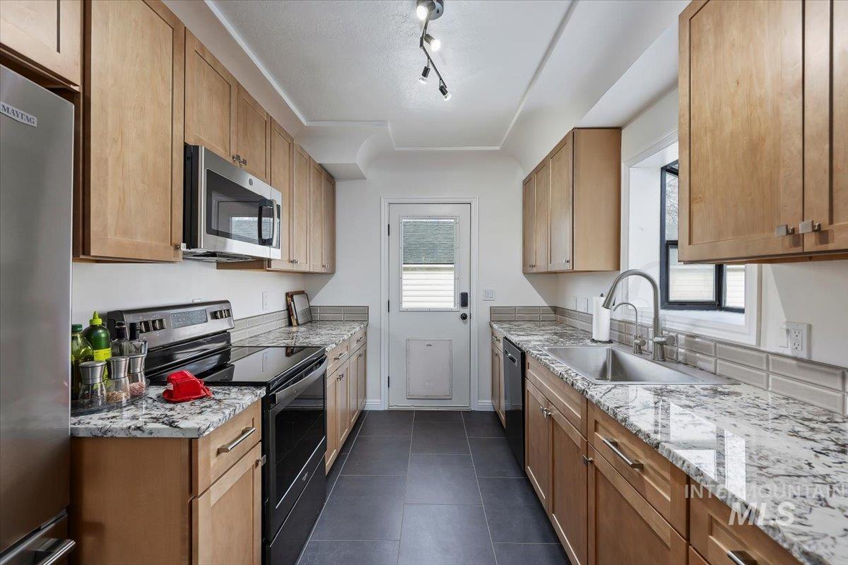 205 Fillmore Street, Twin Falls, Idaho 83301, 3 Bedrooms, 2 Bathrooms, Residential For Sale, Price $349,000,MLS 98975509