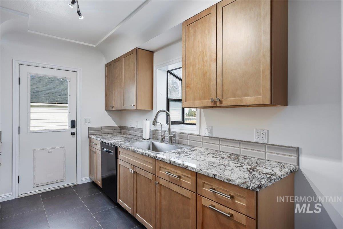 205 Fillmore Street, Twin Falls, Idaho 83301, 3 Bedrooms, 2 Bathrooms, Residential For Sale, Price $339,000, 98975509