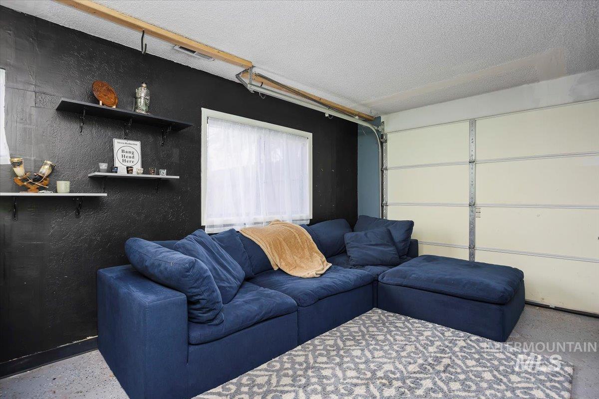 205 Fillmore Street, Twin Falls, Idaho 83301, 3 Bedrooms, 2 Bathrooms, Residential For Sale, Price $349,000,MLS 98975509