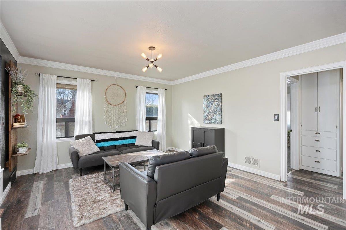 205 Fillmore Street, Twin Falls, Idaho 83301, 3 Bedrooms, 2 Bathrooms, Residential For Sale, Price $349,000,MLS 98975509