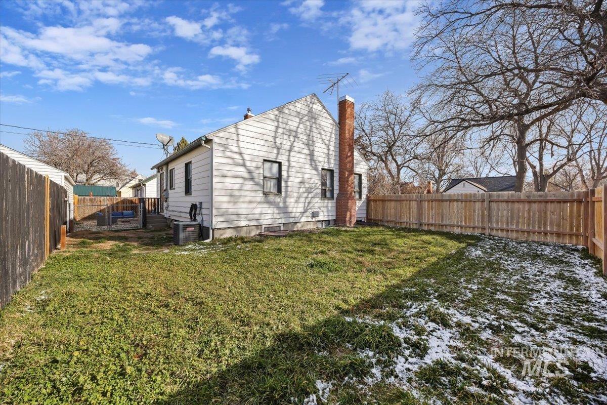 205 Fillmore Street, Twin Falls, Idaho 83301, 3 Bedrooms, 2 Bathrooms, Residential For Sale, Price $339,000, 98975509