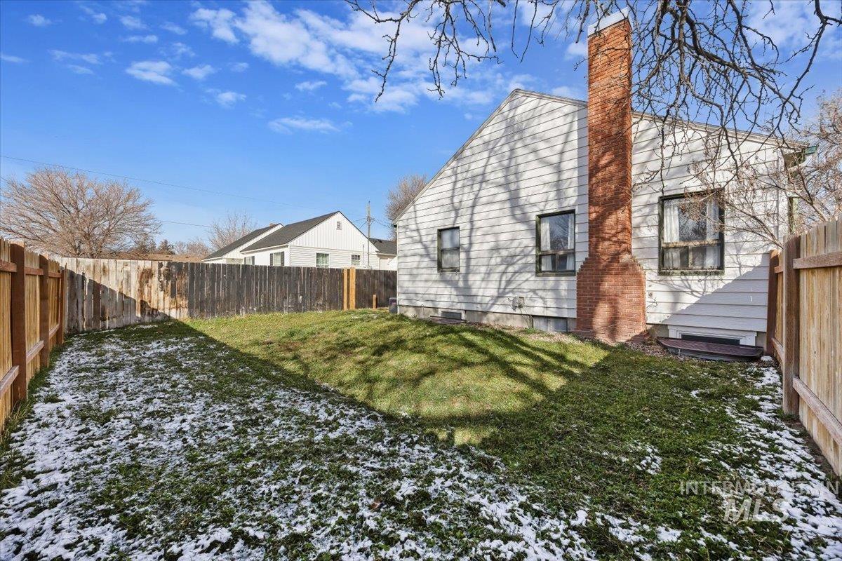 205 Fillmore Street, Twin Falls, Idaho 83301, 3 Bedrooms, 2 Bathrooms, Residential For Sale, Price $349,000,MLS 98975509