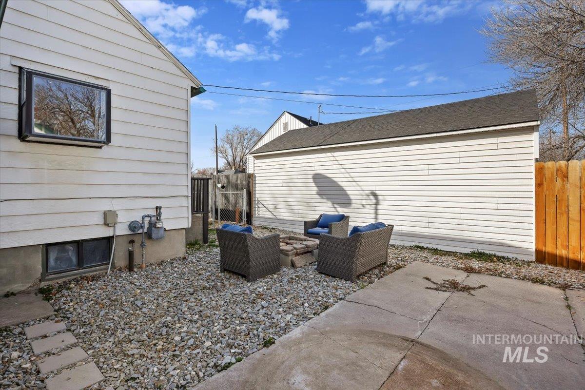 205 Fillmore Street, Twin Falls, Idaho 83301, 3 Bedrooms, 2 Bathrooms, Residential For Sale, Price $339,000, 98975509