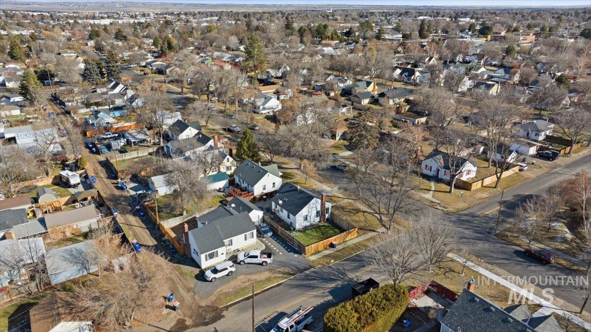 205 Fillmore Street, Twin Falls, Idaho 83301, 3 Bedrooms, 2 Bathrooms, Residential For Sale, Price $349,000,MLS 98975509