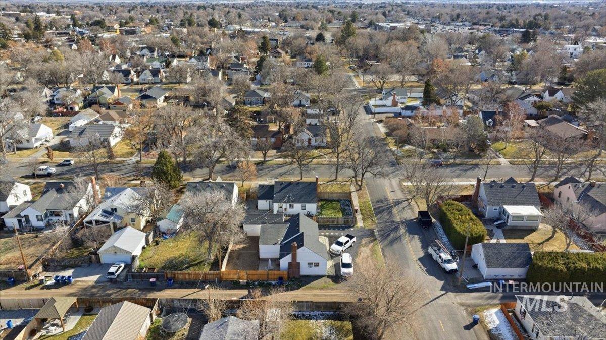 205 Fillmore Street, Twin Falls, Idaho 83301, 3 Bedrooms, 2 Bathrooms, Residential For Sale, Price $339,000, 98975509