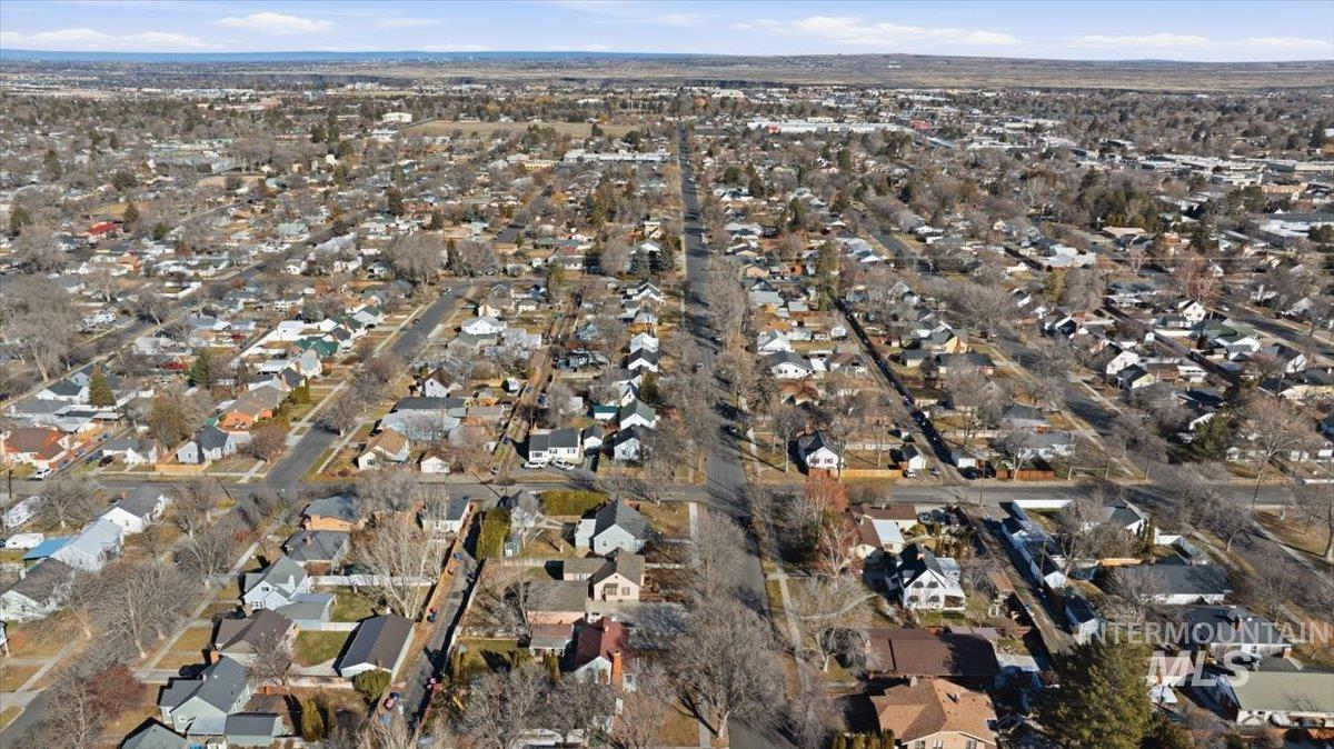 205 Fillmore Street, Twin Falls, Idaho 83301, 3 Bedrooms, 2 Bathrooms, Residential For Sale, Price $339,000, 98975509