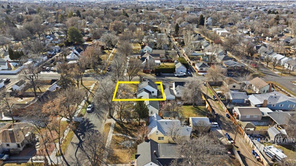 205 Fillmore Street, Twin Falls, Idaho 83301, 3 Bedrooms, 2 Bathrooms, Residential For Sale, Price $349,000,MLS 98975509