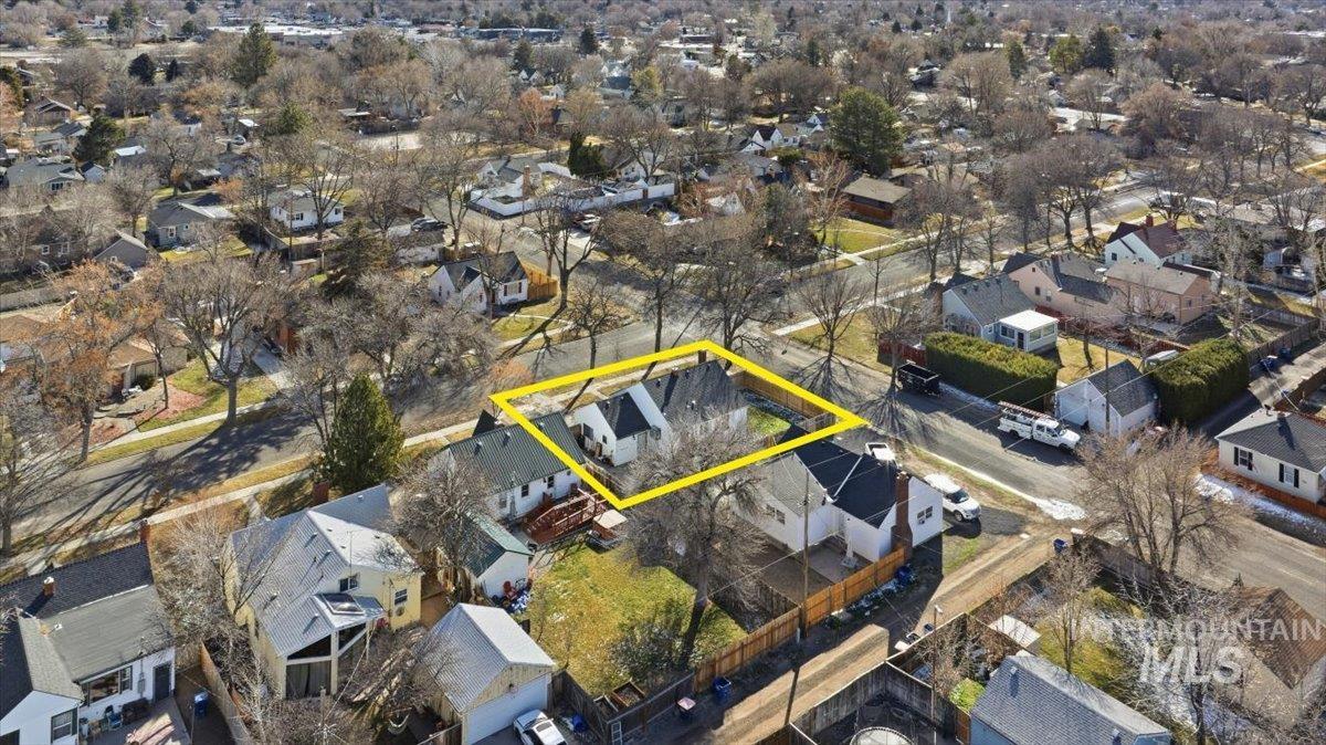 205 Fillmore Street, Twin Falls, Idaho 83301, 3 Bedrooms, 2 Bathrooms, Residential For Sale, Price $349,000,MLS 98975509