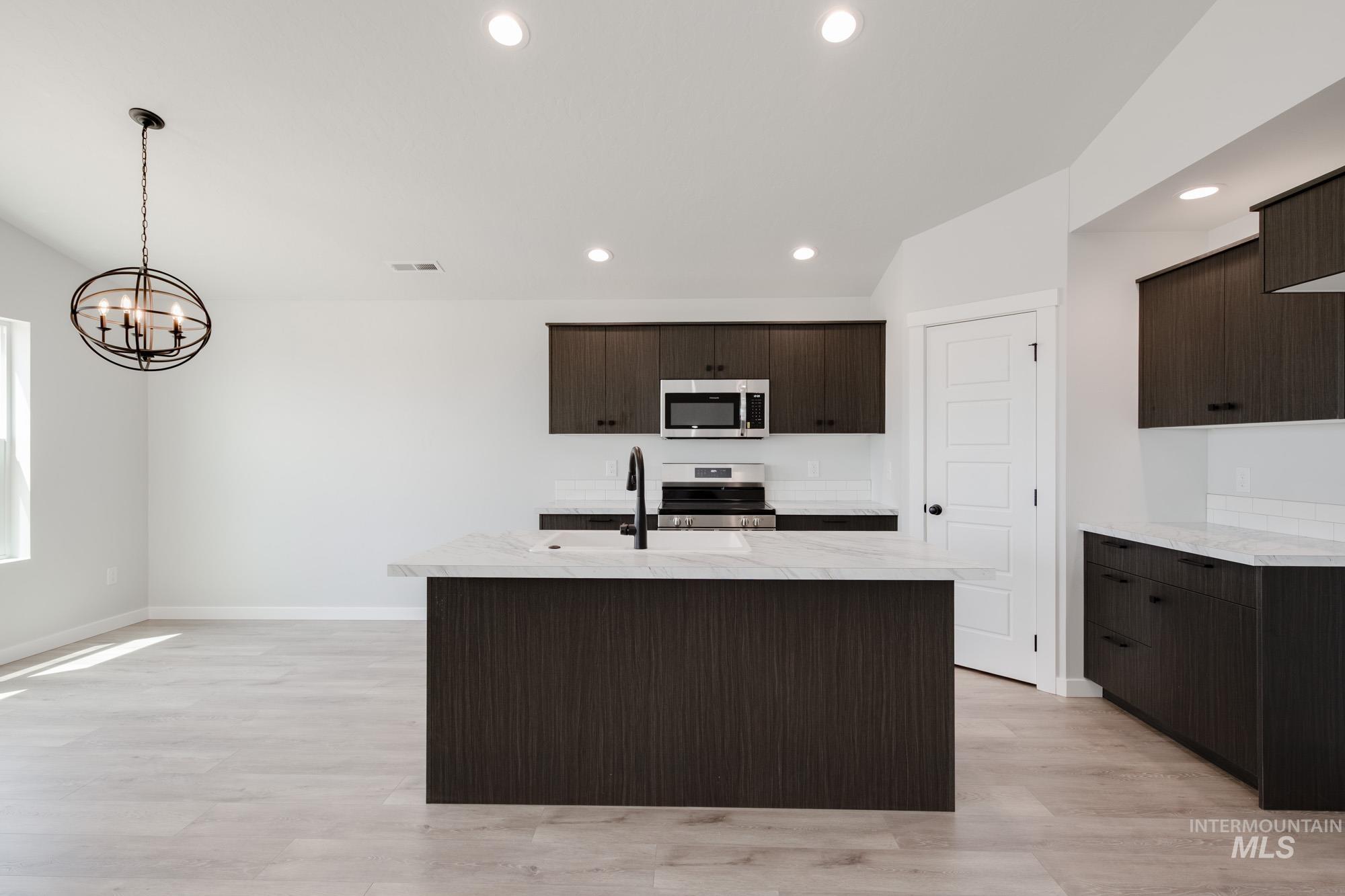 1623 Celina St, Middleton, Idaho 83644, 3 Bedrooms, 2 Bathrooms, Residential For Sale, Price $419,990, 98975510