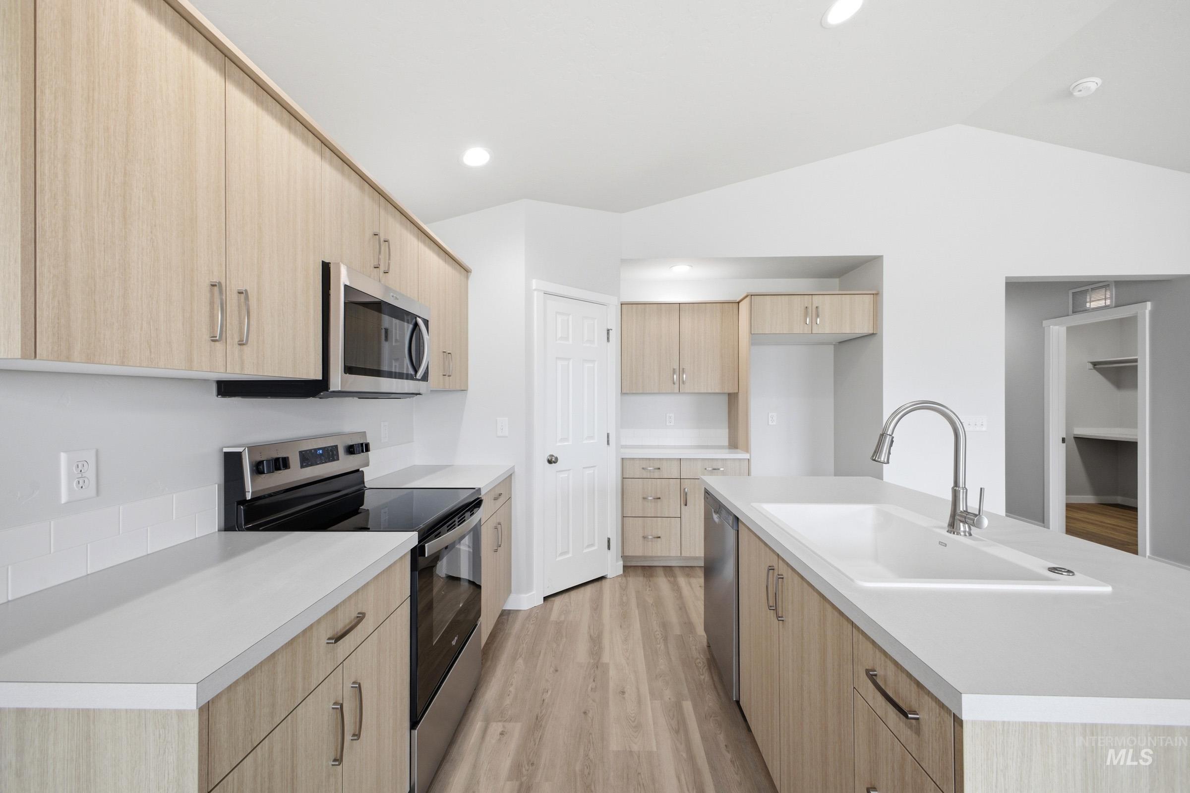 1623 Celina St, Middleton, Idaho 83644, 3 Bedrooms, 2 Bathrooms, Residential For Sale, Price $419,990,MLS 98975510