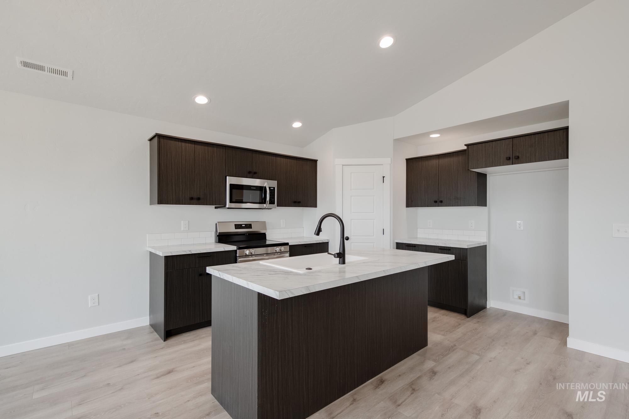 1623 Celina St, Middleton, Idaho 83644, 3 Bedrooms, 2 Bathrooms, Residential For Sale, Price $419,990, 98975510