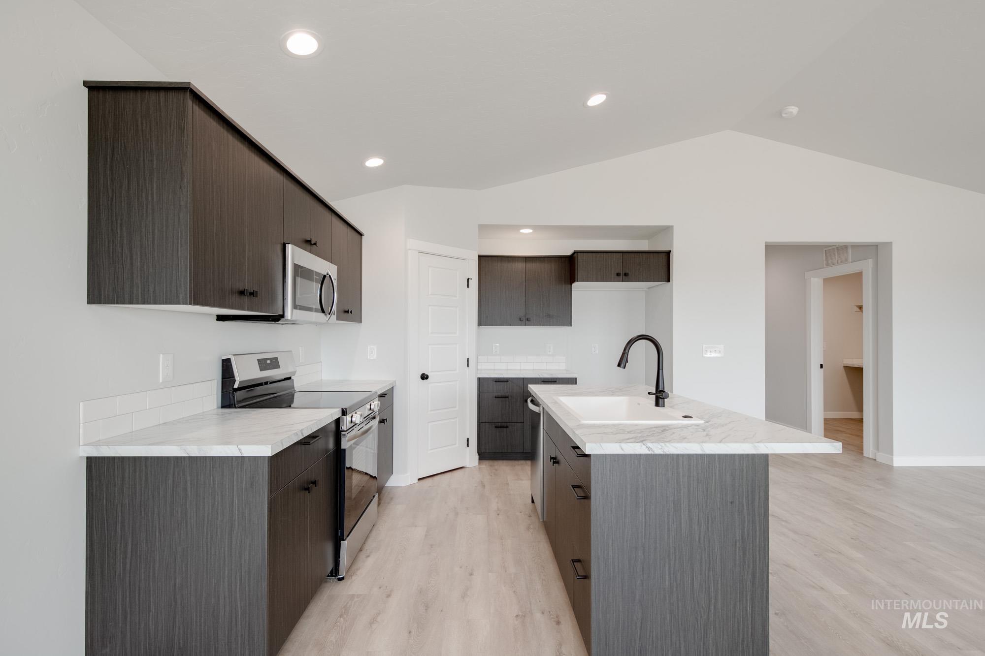 1623 Celina St, Middleton, Idaho 83644, 3 Bedrooms, 2 Bathrooms, Residential For Sale, Price $419,990, 98975510