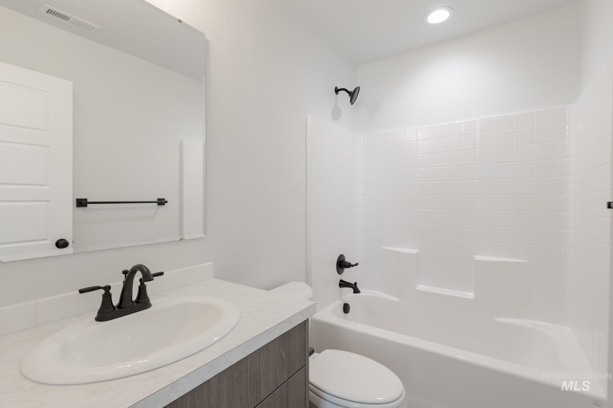 6733 S Harvest Cove Ave, Boise, Idaho 83709, 3 Bedrooms, 2.5 Bathrooms, Residential For Sale, Price $459,990, 98975511