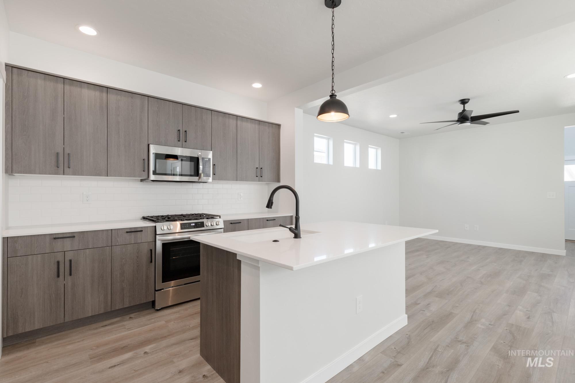 6733 S Harvest Cove Ave, Boise, Idaho 83709, 3 Bedrooms, 2.5 Bathrooms, Residential For Sale, Price $459,990, 98975511