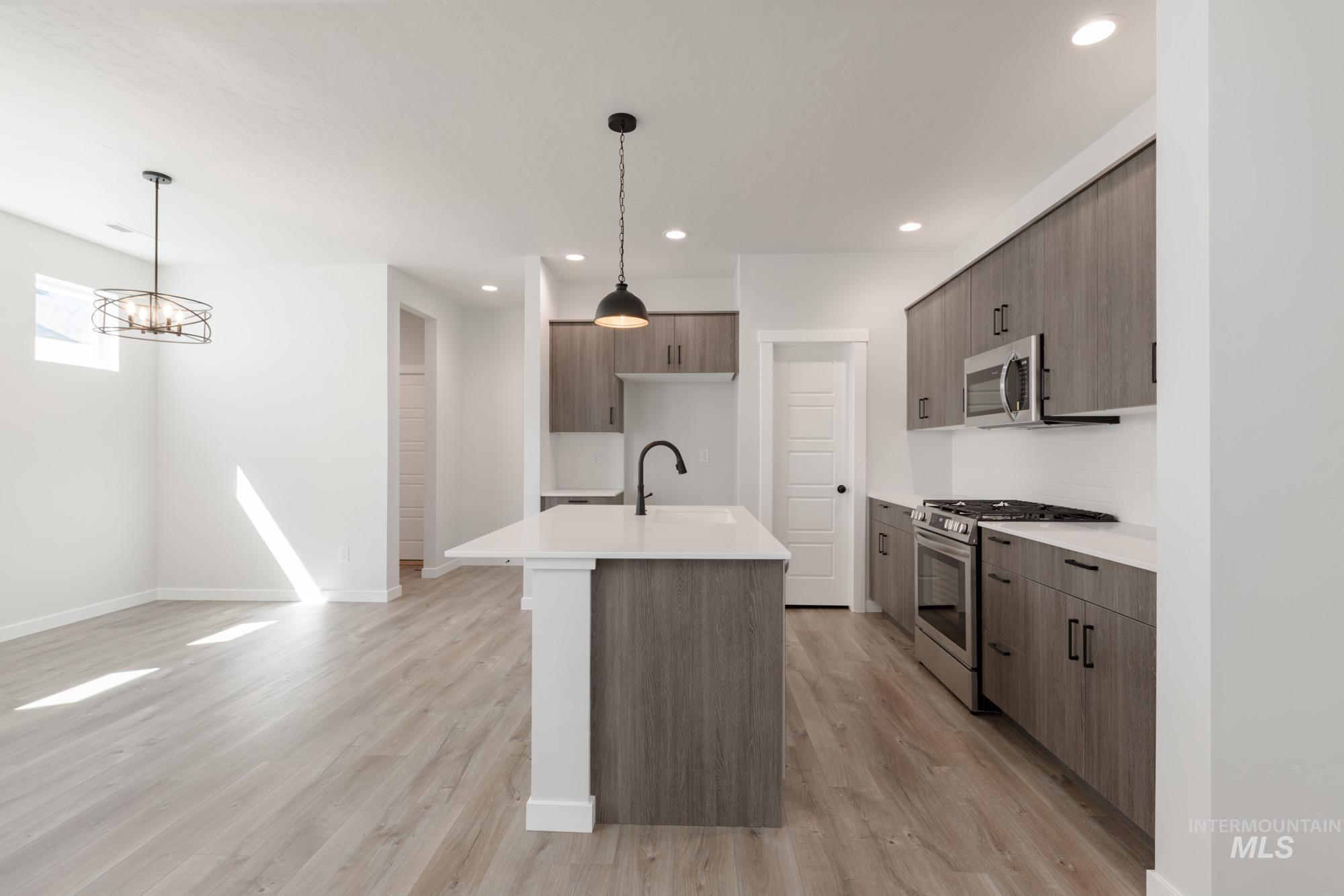 6733 S Harvest Cove Ave, Boise, Idaho 83709, 3 Bedrooms, 2.5 Bathrooms, Residential For Sale, Price $459,990, 98975511