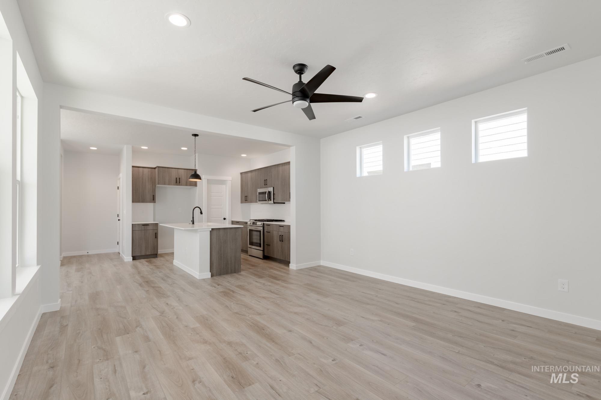 6733 S Harvest Cove Ave, Boise, Idaho 83709, 3 Bedrooms, 2.5 Bathrooms, Residential For Sale, Price $459,990, 98975511