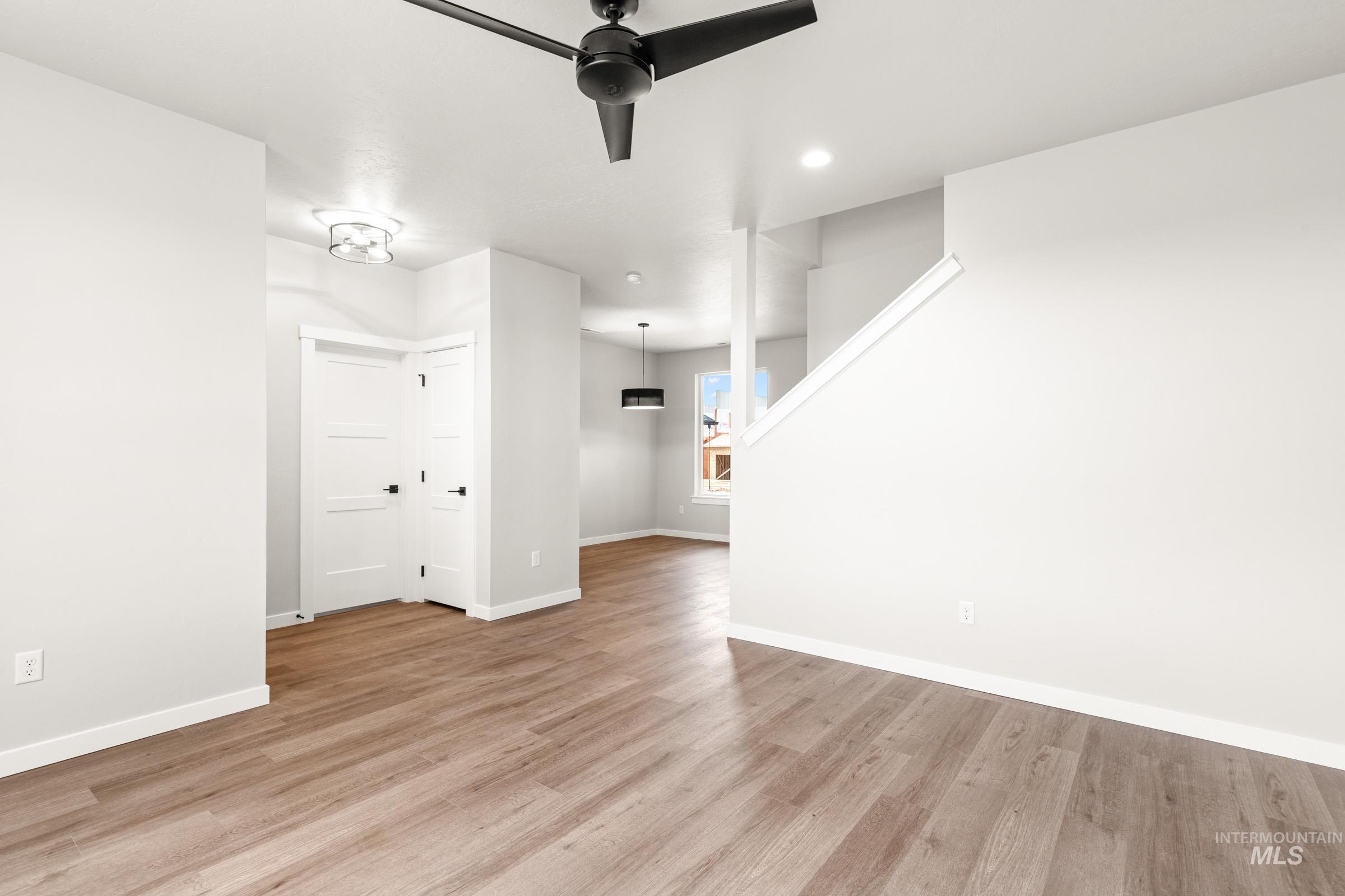 6741 S Harvest Cove Ave, Boise, Idaho 83709, 3 Bedrooms, 2.5 Bathrooms, Residential For Sale, Price $444,990,MLS 98975512