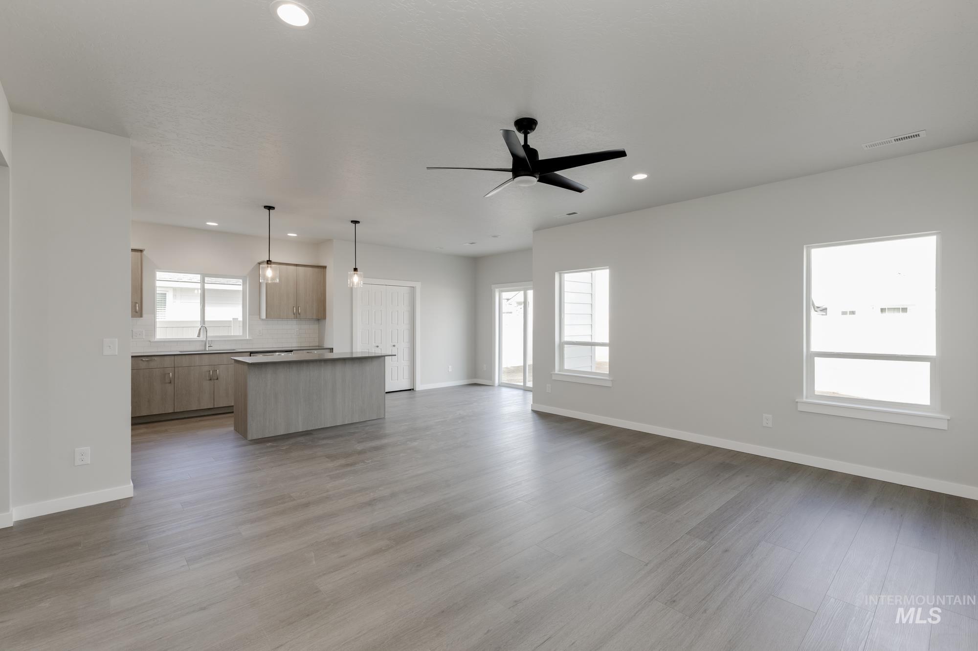 5476 S Desert Cactus Ave, Meridian, Idaho 83642, 5 Bedrooms, 3 Bathrooms, Residential For Sale, Price $549,990,MLS 98975516