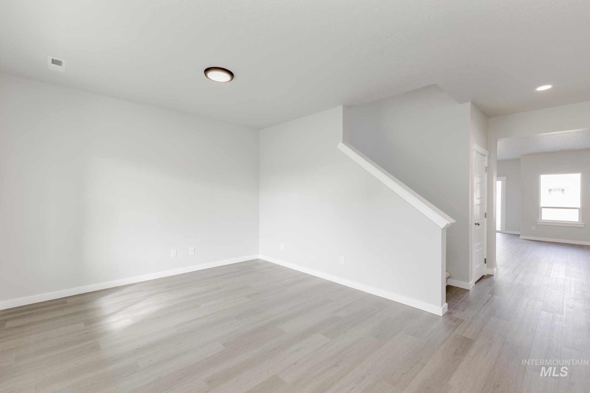 5476 S Desert Cactus Ave, Meridian, Idaho 83642, 5 Bedrooms, 3 Bathrooms, Residential For Sale, Price $549,990,MLS 98975516