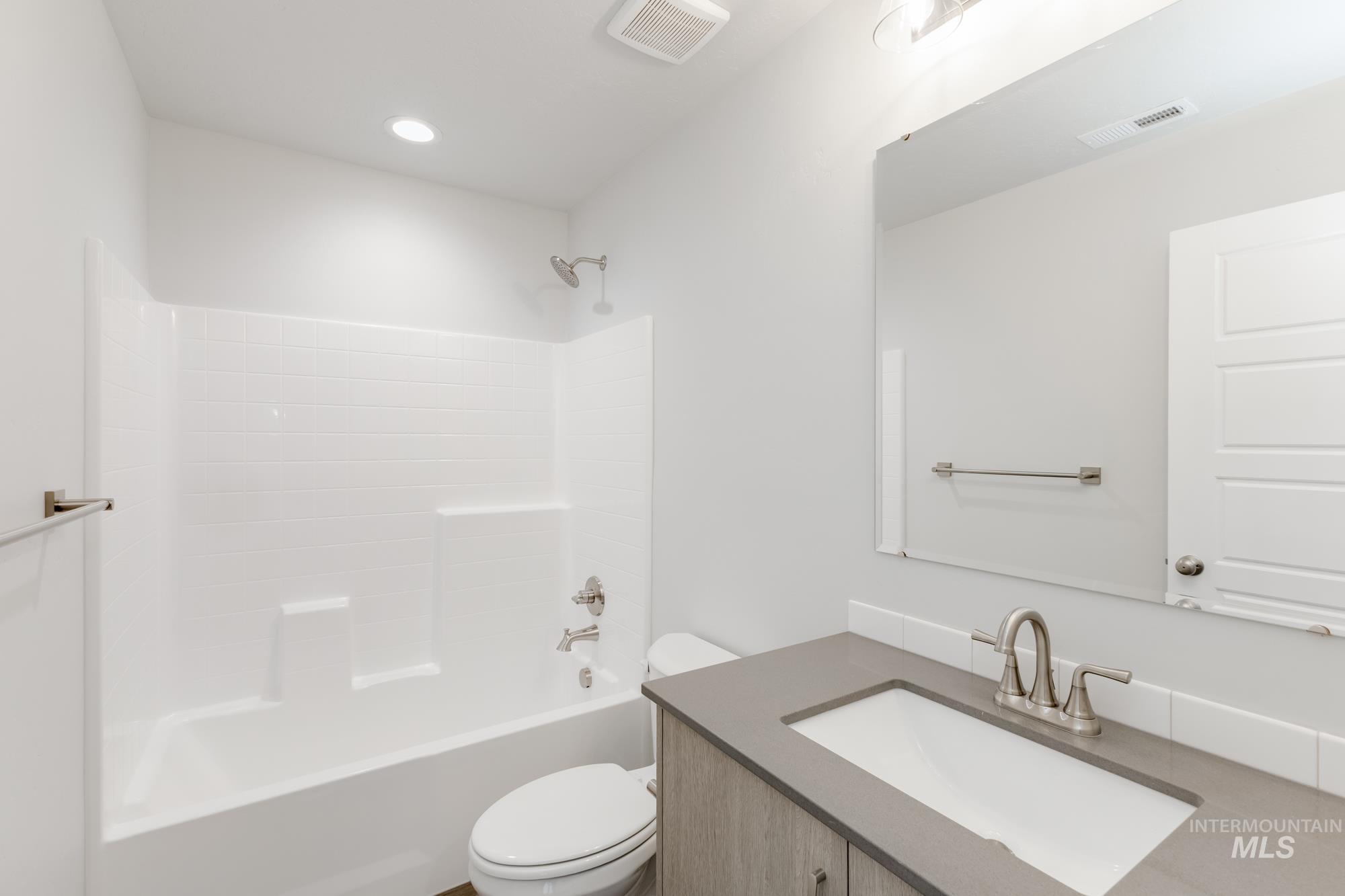 5476 S Desert Cactus Ave, Meridian, Idaho 83642, 5 Bedrooms, 3 Bathrooms, Residential For Sale, Price $549,990,MLS 98975516