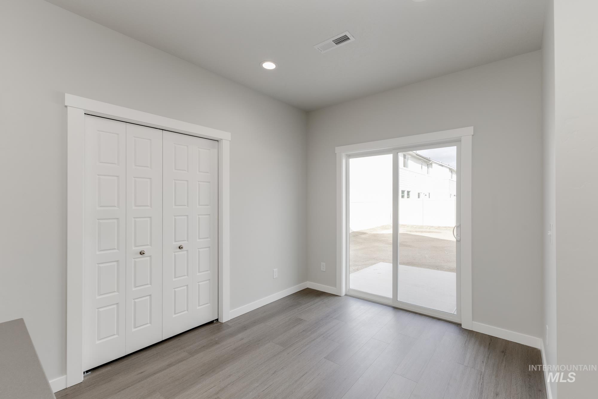 5476 S Desert Cactus Ave, Meridian, Idaho 83642, 5 Bedrooms, 3 Bathrooms, Residential For Sale, Price $549,990,MLS 98975516