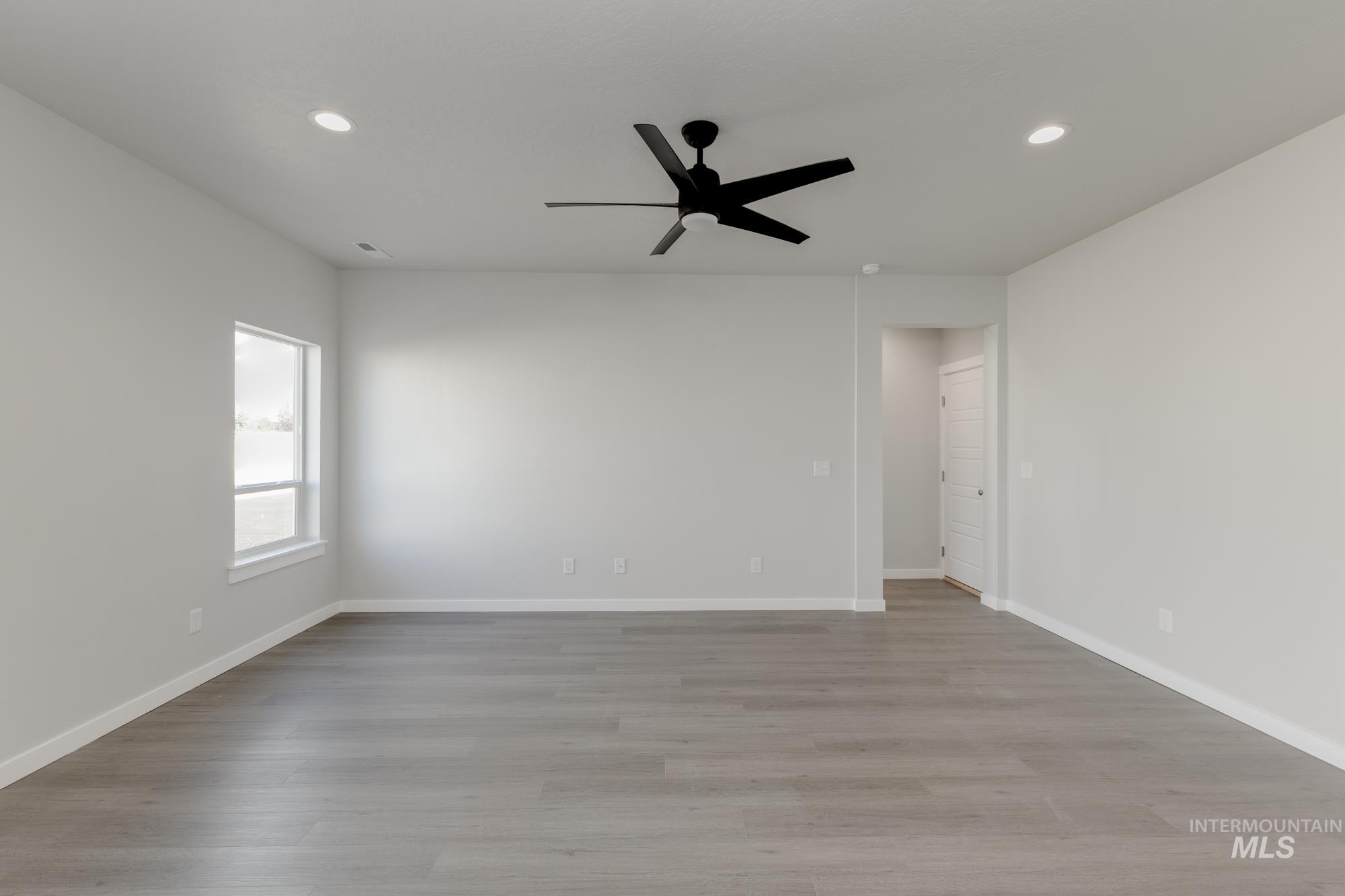 5476 S Desert Cactus Ave, Meridian, Idaho 83642, 5 Bedrooms, 3 Bathrooms, Residential For Sale, Price $549,990,MLS 98975516