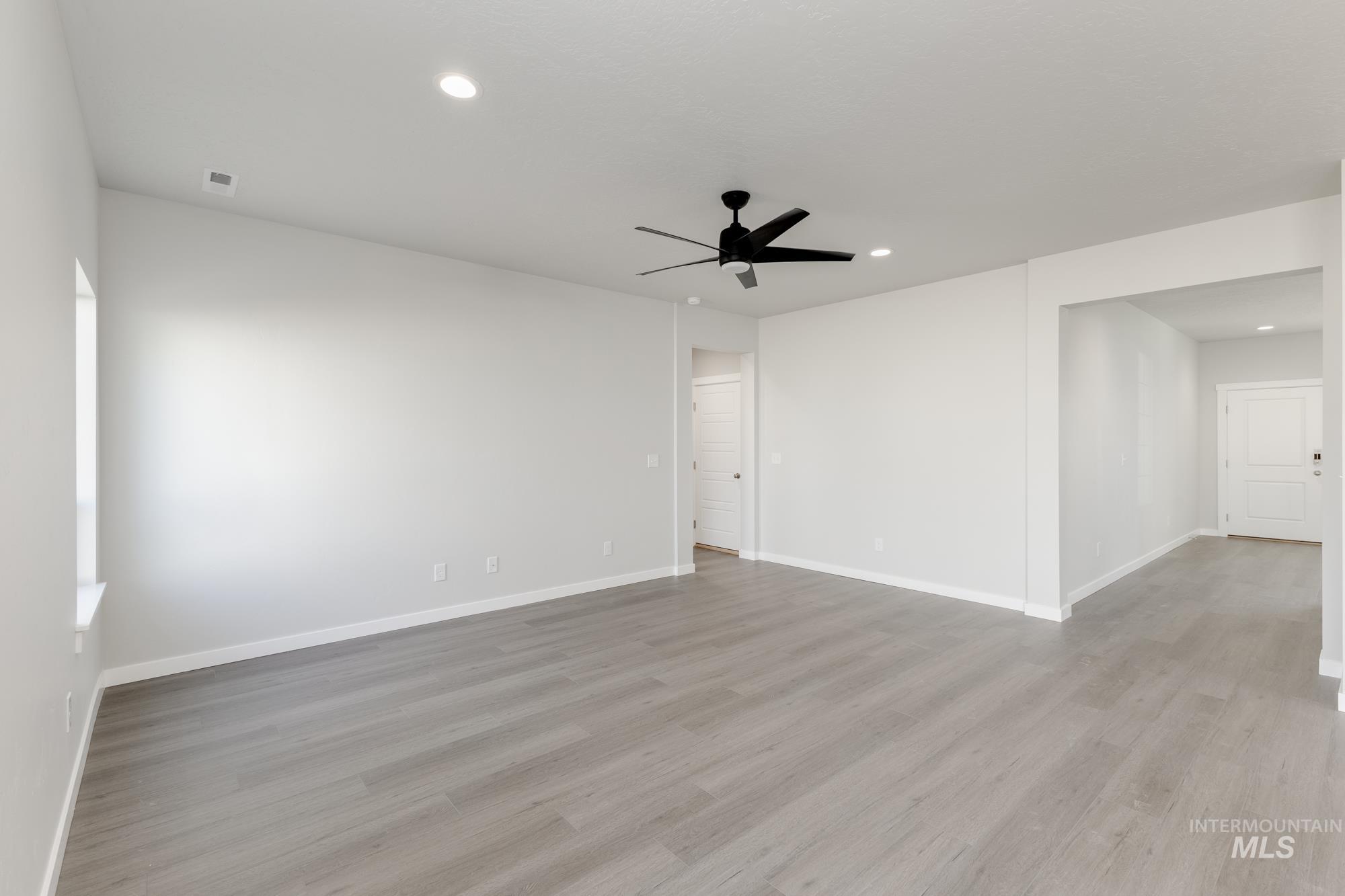 5476 S Desert Cactus Ave, Meridian, Idaho 83642, 5 Bedrooms, 3 Bathrooms, Residential For Sale, Price $549,990,MLS 98975516