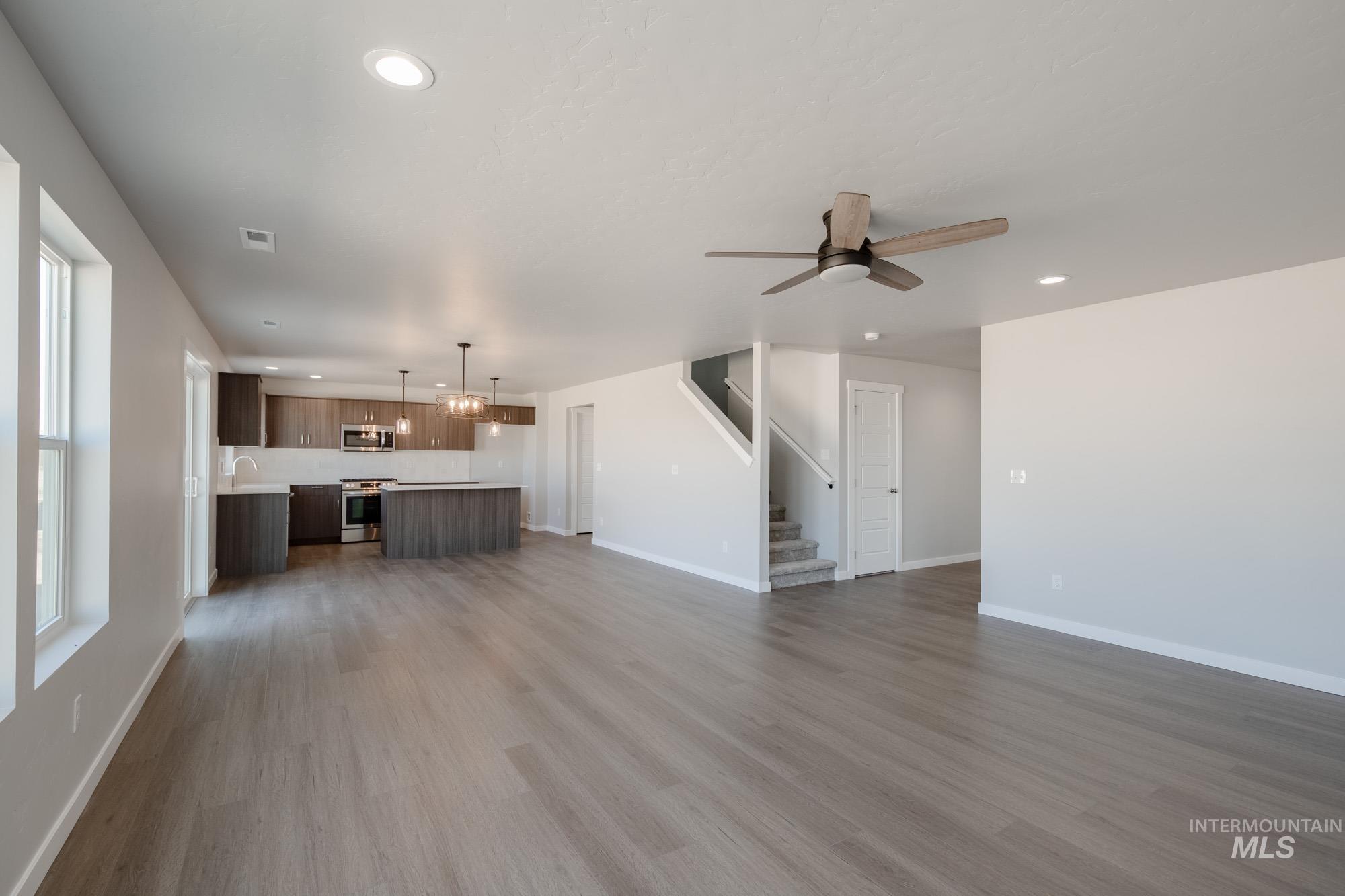 5450 S Desert Cactus Ave, Meridian, Idaho 83642, 5 Bedrooms, 3 Bathrooms, Residential For Sale, Price $559,990,MLS 98975517