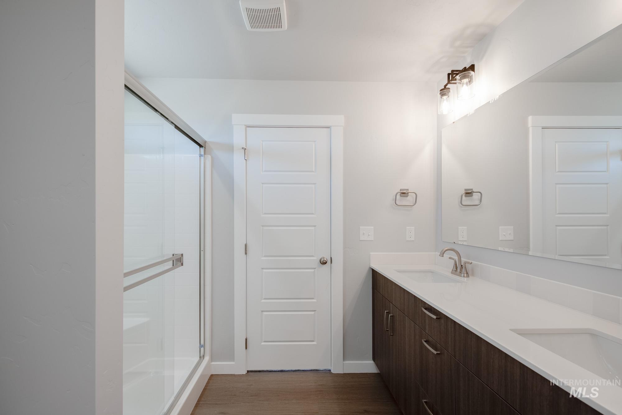 5450 S Desert Cactus Ave, Meridian, Idaho 83642, 5 Bedrooms, 3 Bathrooms, Residential For Sale, Price $559,990,MLS 98975517