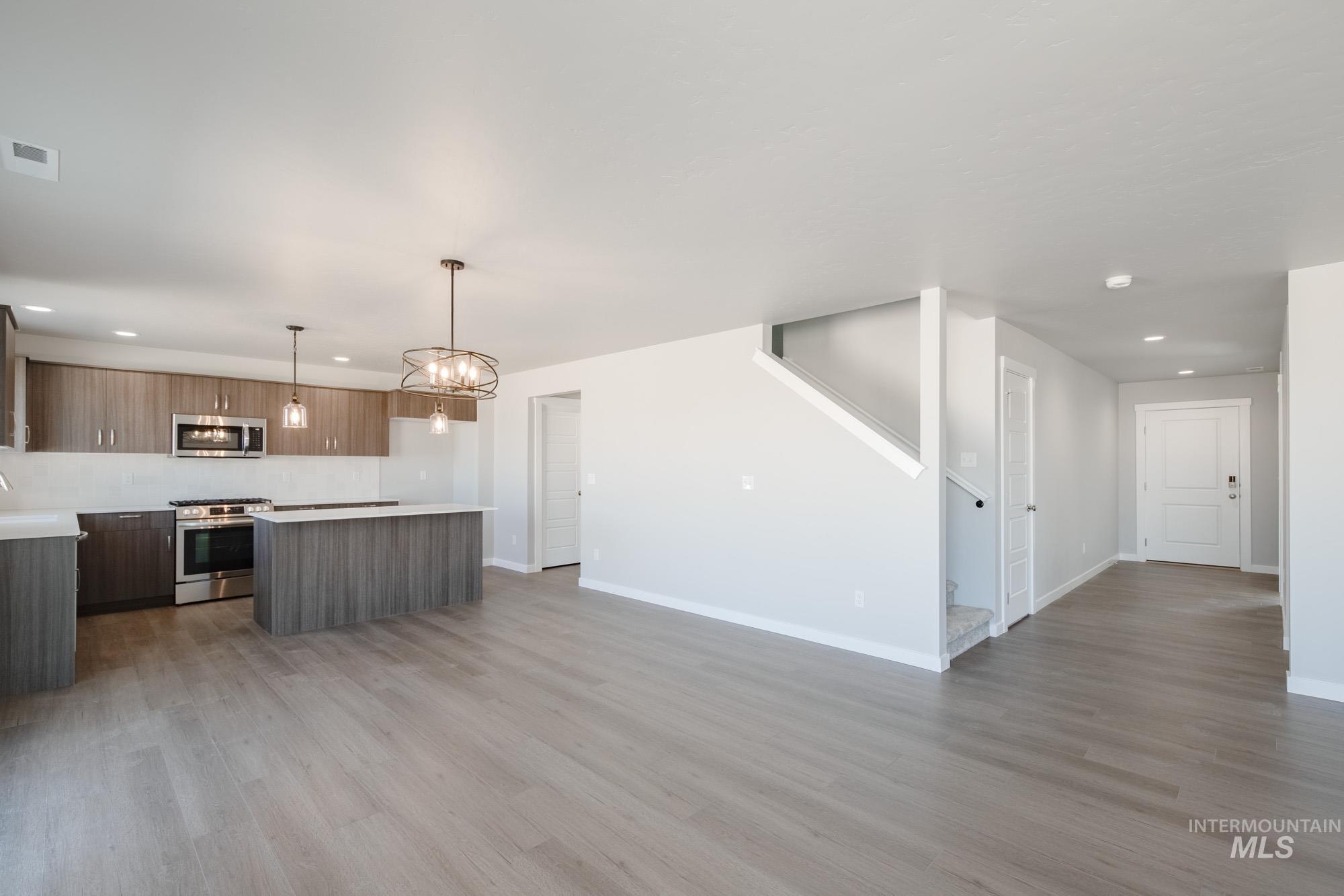 5450 S Desert Cactus Ave, Meridian, Idaho 83642, 5 Bedrooms, 3 Bathrooms, Residential For Sale, Price $559,990,MLS 98975517