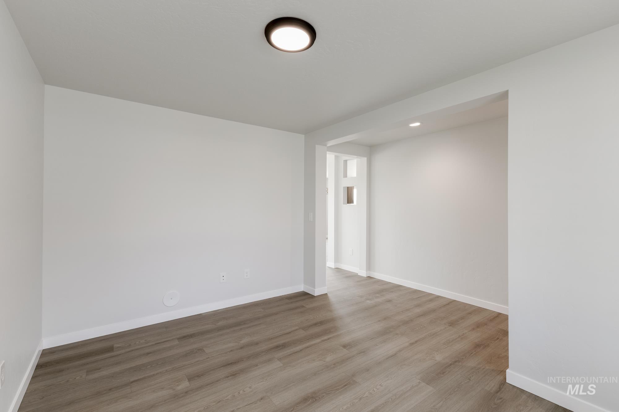 5433 S Bittercreek Ave, Meridian, Idaho 83642, 4 Bedrooms, 2.5 Bathrooms, Residential For Sale, Price $479,990, 98975520